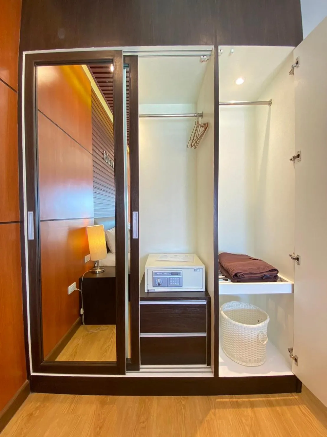 safe, Bed in Hotel De Wualai