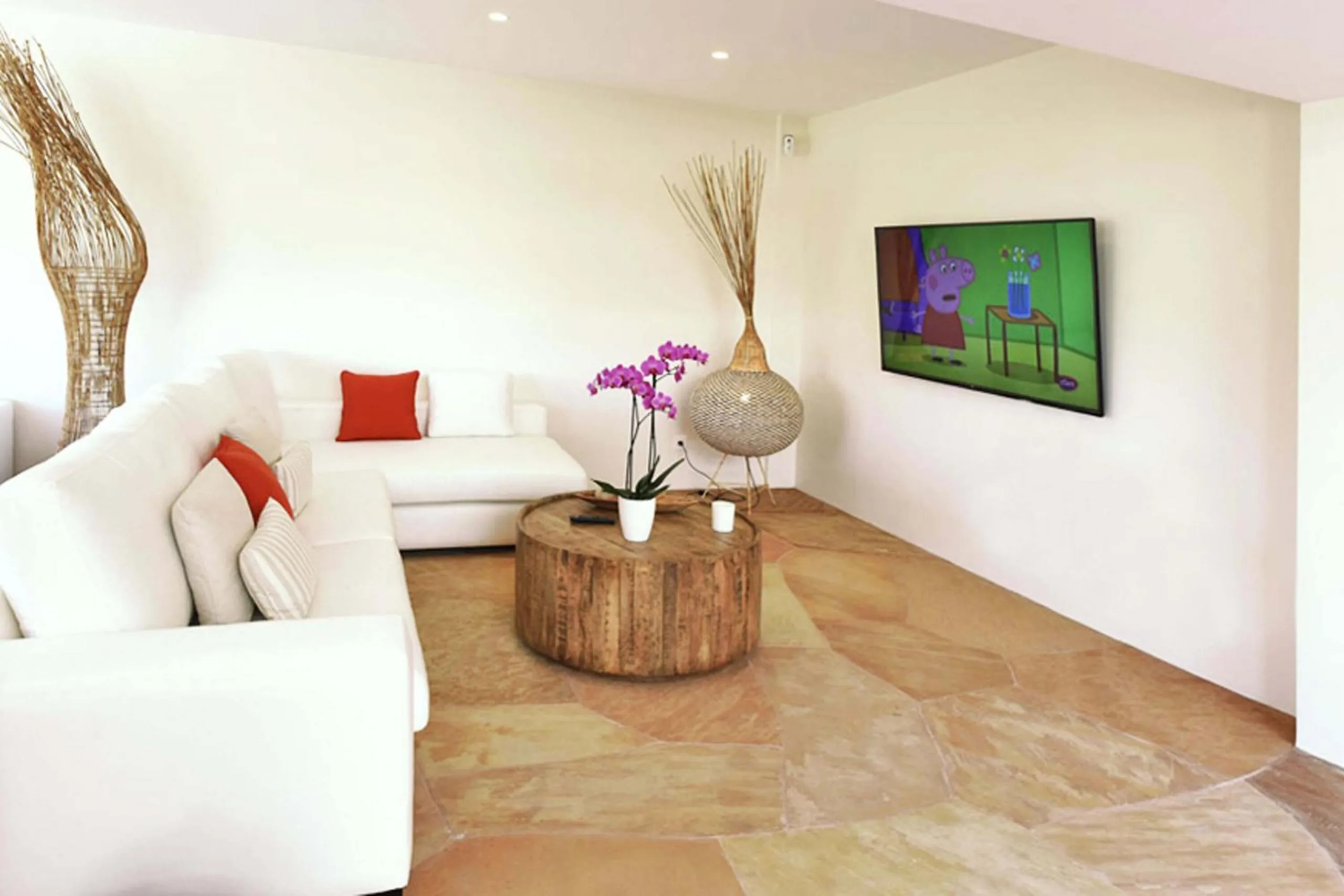 Communal lounge/ TV room in Salobre Moringa