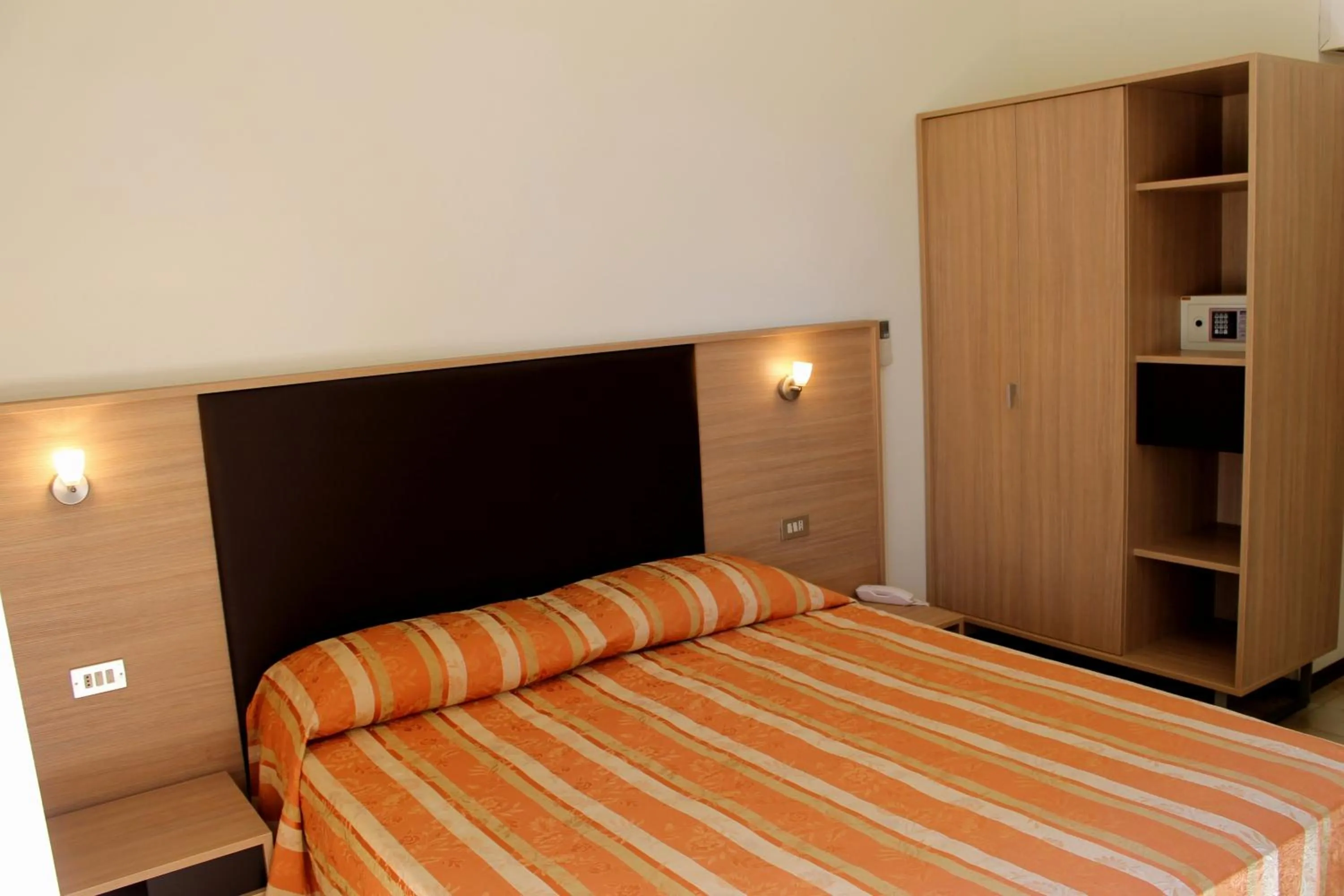 Bedroom, Bed in Hotel Astor B&B