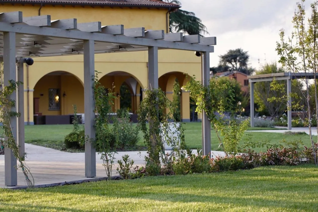 Property building in Villa Aretusi