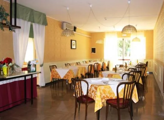 Restaurant/places to eat in Hotel Franca