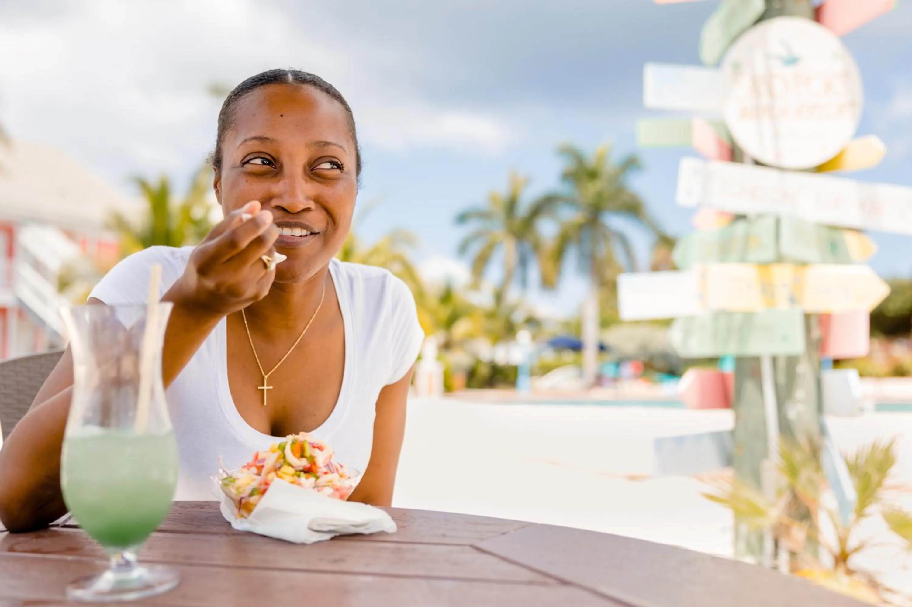 Restaurant/places to eat in Sandyport Beach Resort