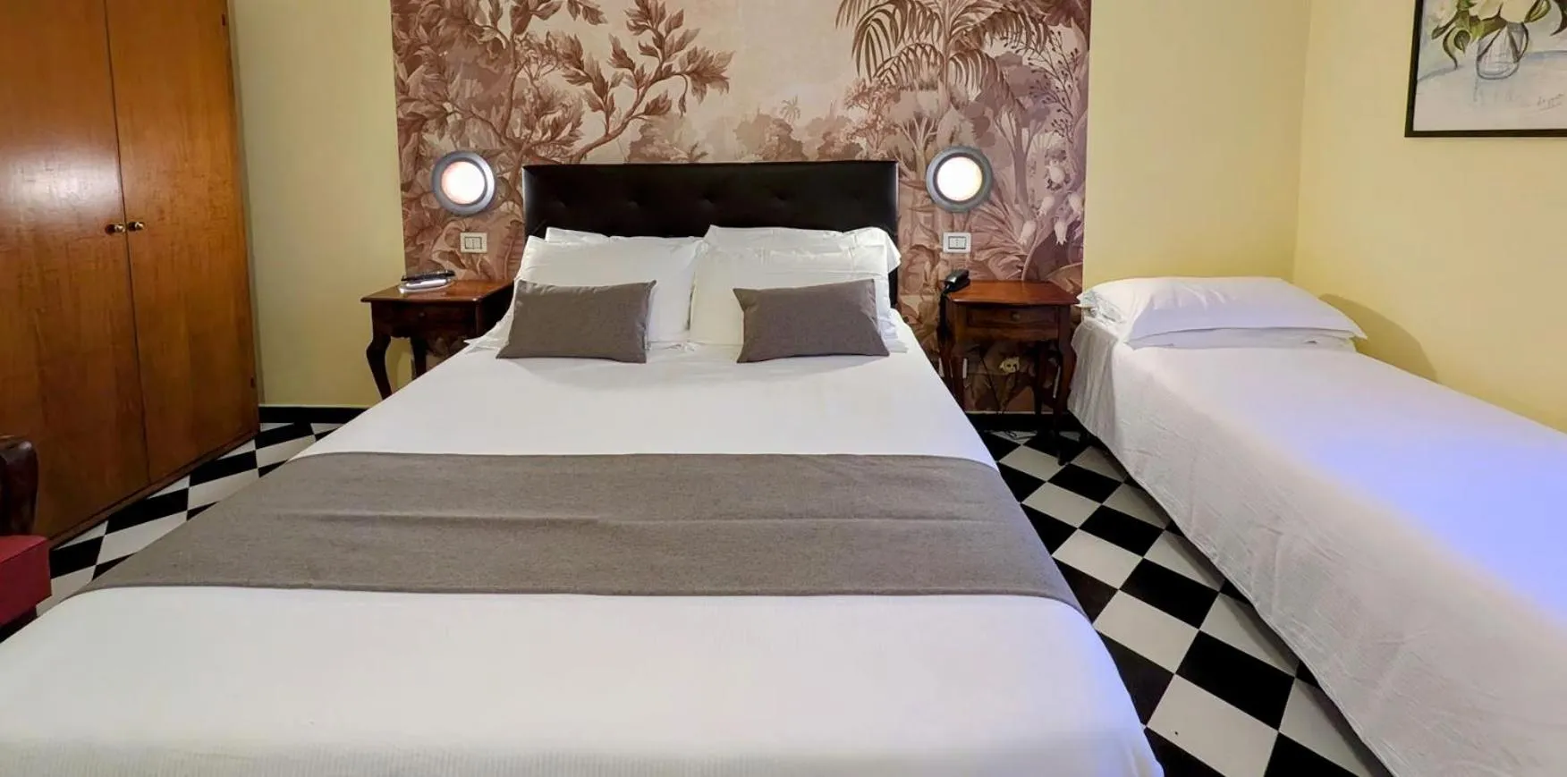 Bed in Villa Fieschi Boutique Hotel
