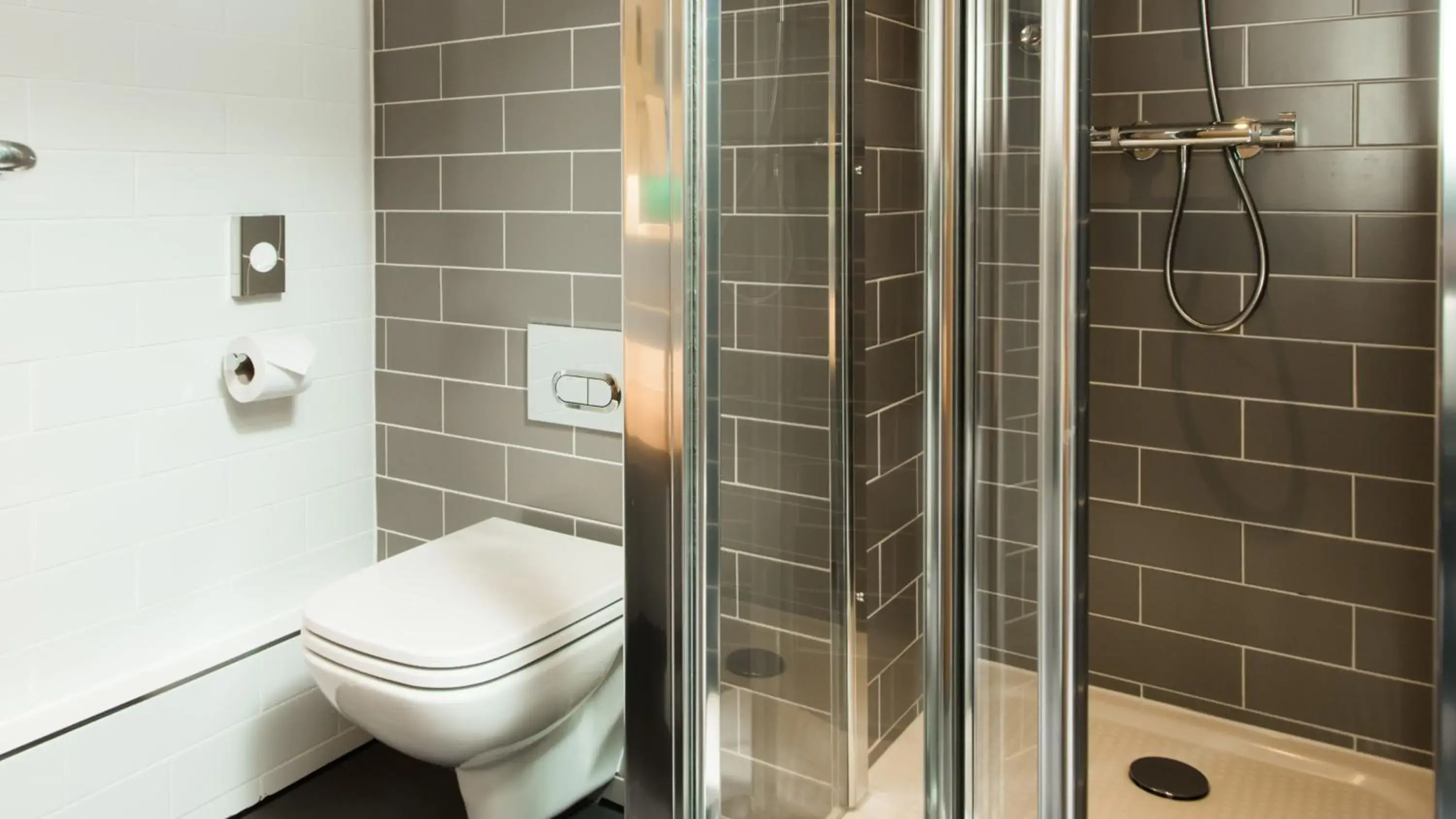 Bathroom in Holiday Inn Express Burton Upon Trent by IHG Bathroom in Holiday Inn Express Burton Upon Trent by IHG