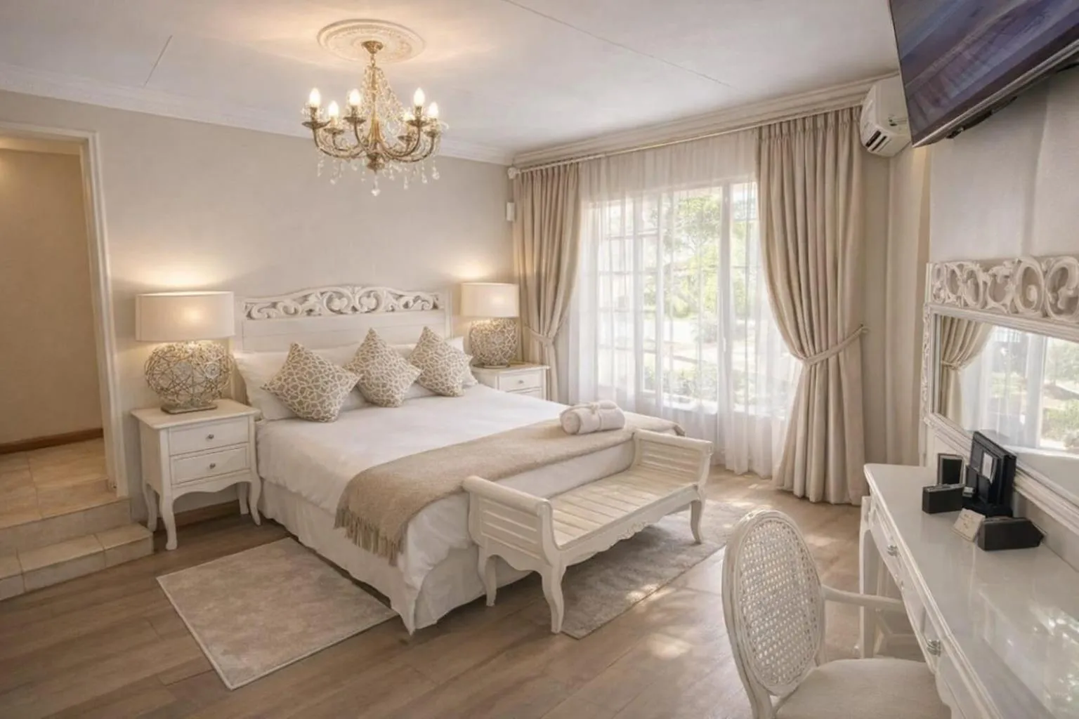 Bed in La Barune Guest House