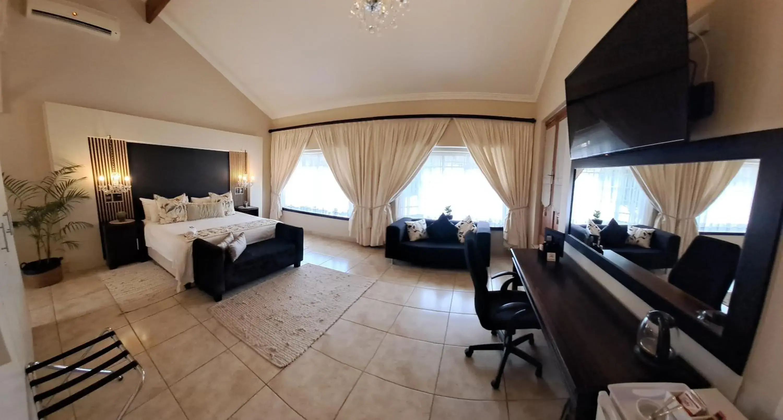 Deluxe Family Room in La Barune Guest House Deluxe Family Room in La Barune Guest House