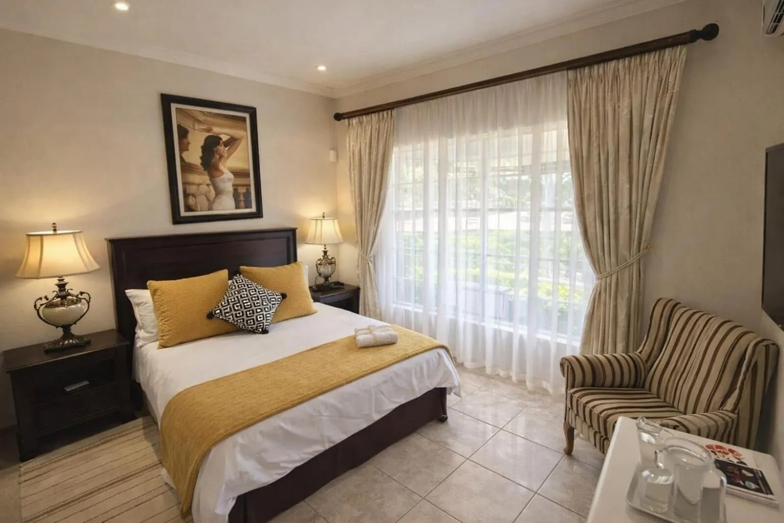 Bed in La Barune Guest House