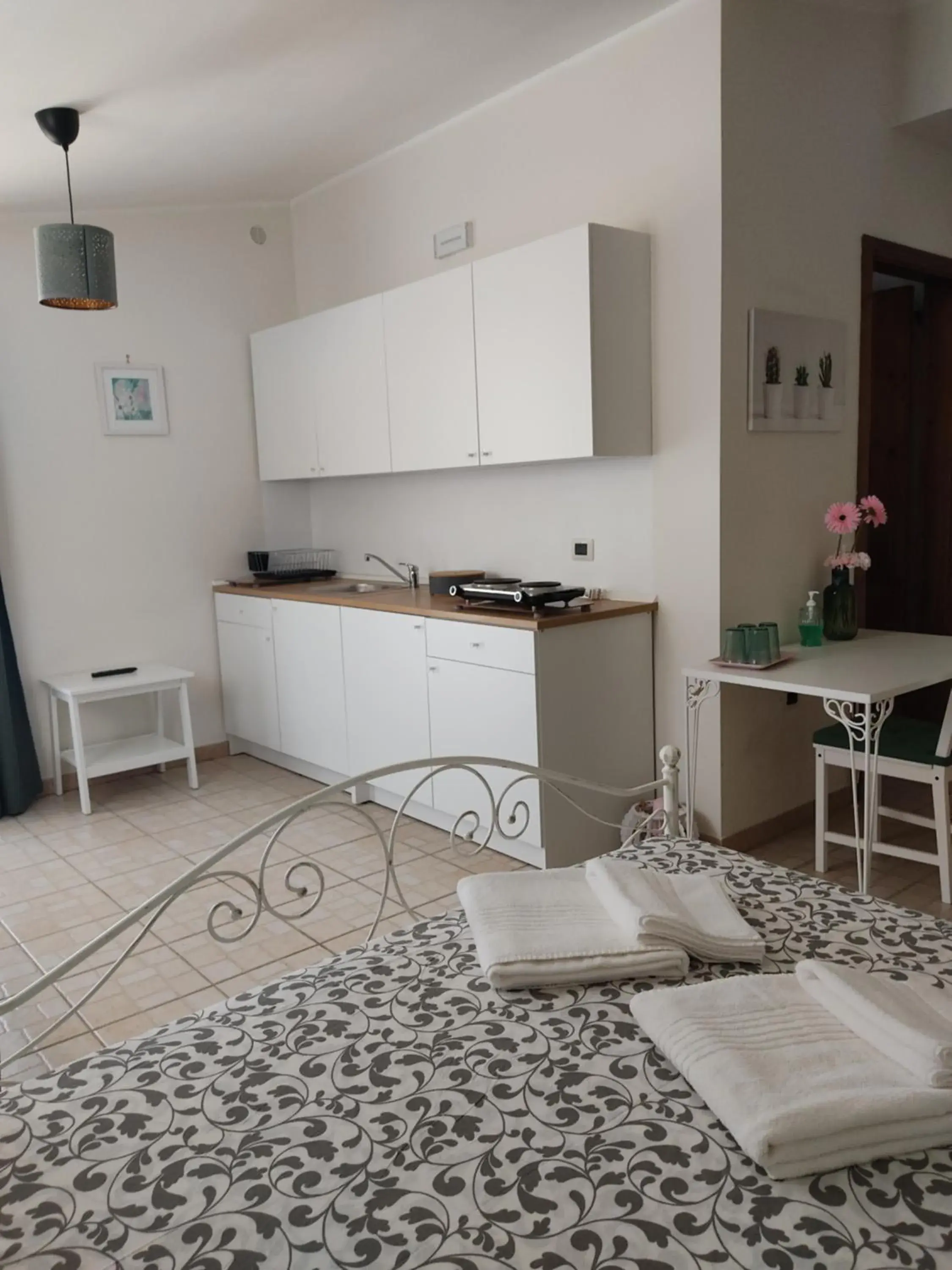 Quadruple Room with Private Bathroom - single occupancy in Supramurgia Agribistrot Quadruple Room with Private Bathroom - single occupancy in Supramurgia Agribistrot