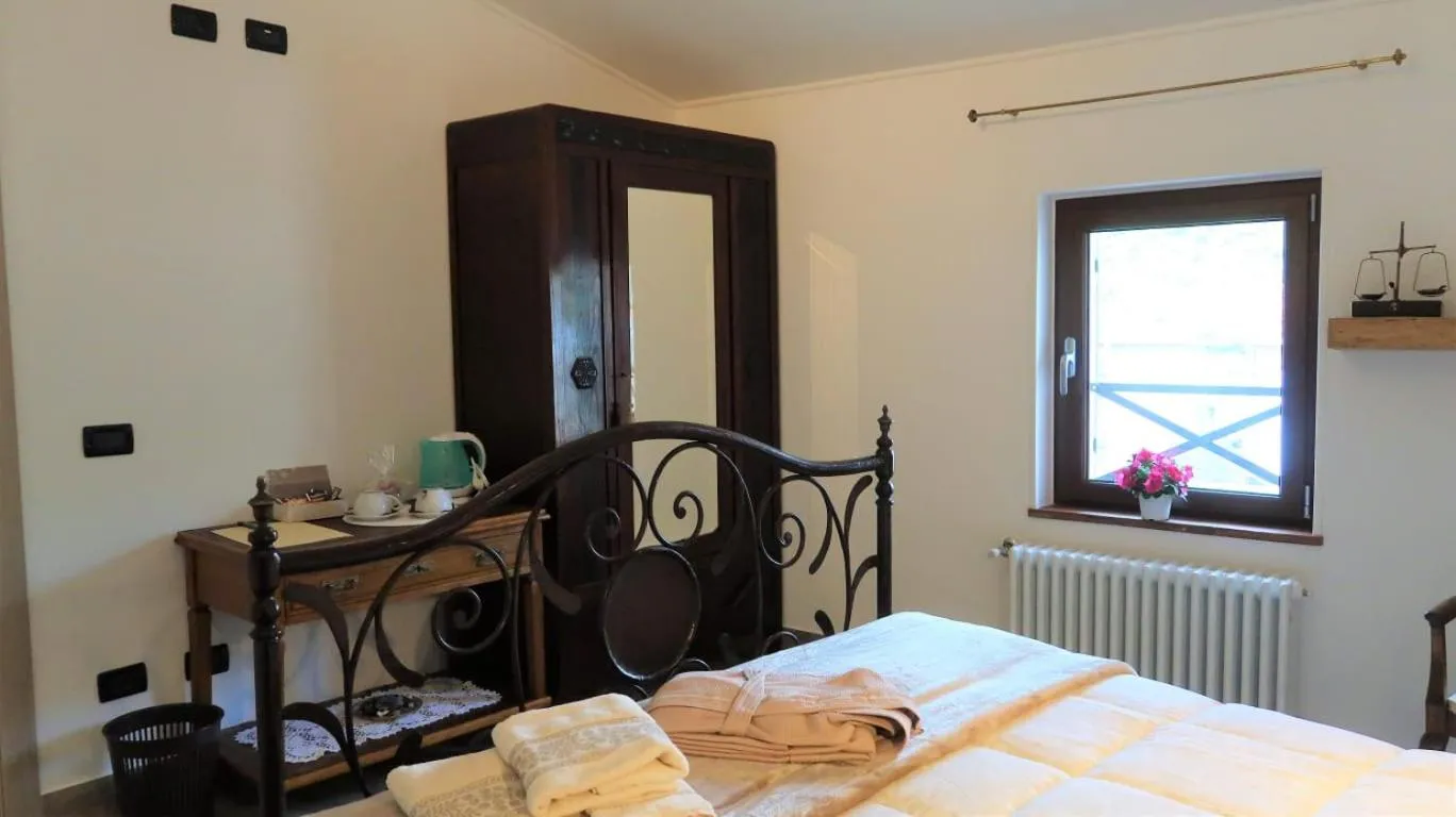 Photo of the whole room, Bed in B&B Dalù