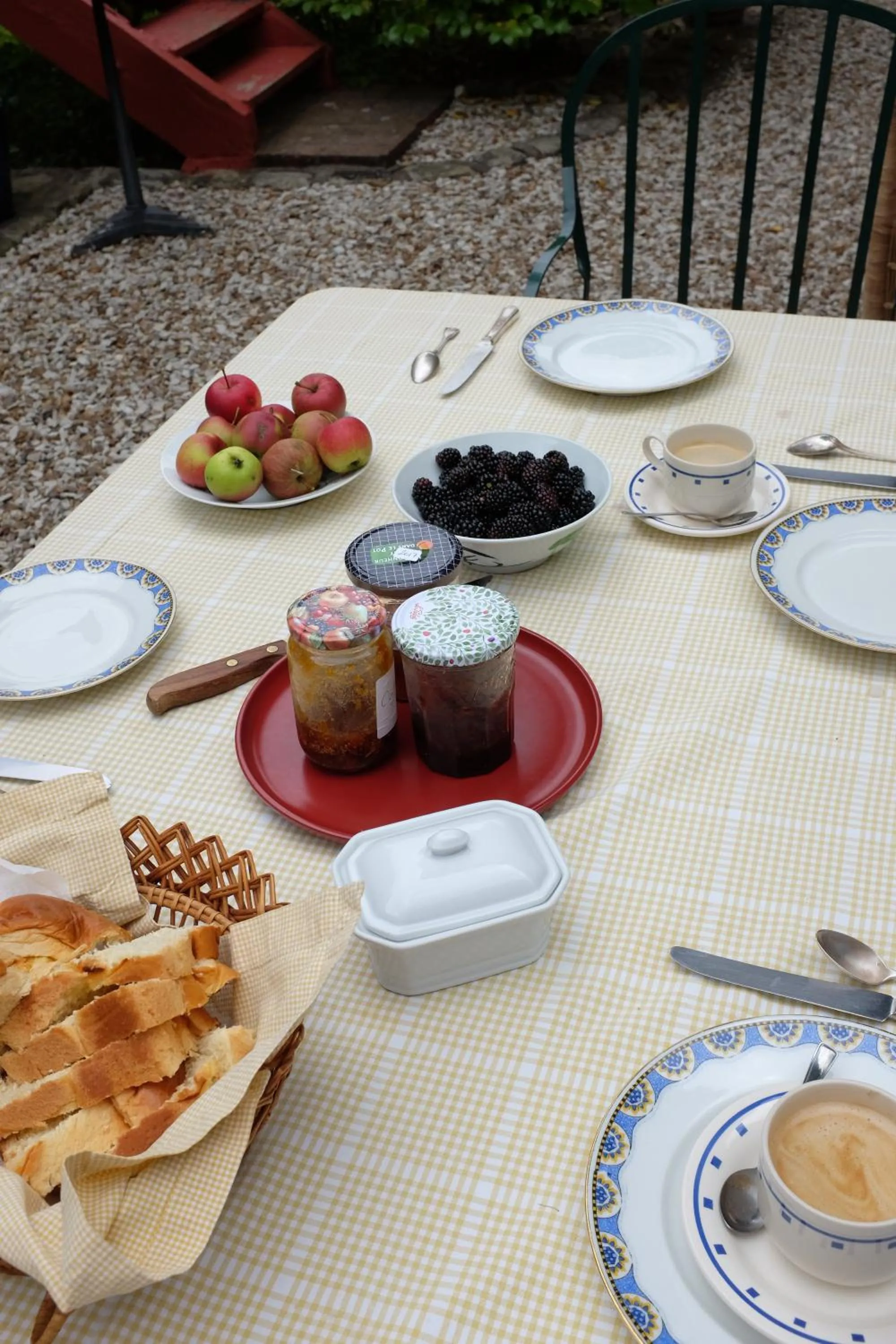 Continental breakfast in Le clos du Ru