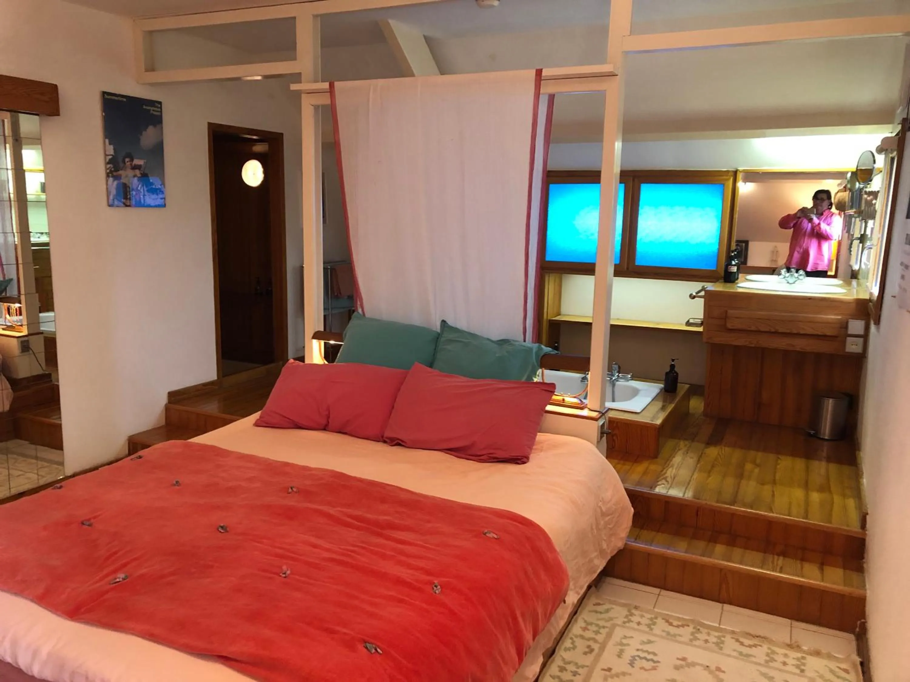 Photo of the whole room, Bed in Le clos du Ru