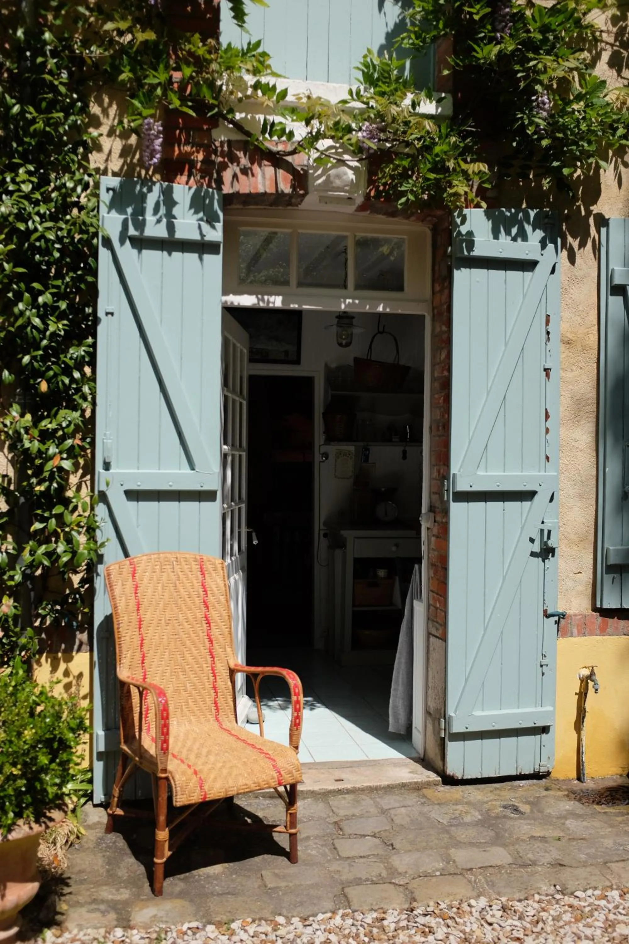 Facade/entrance in Le clos du Ru