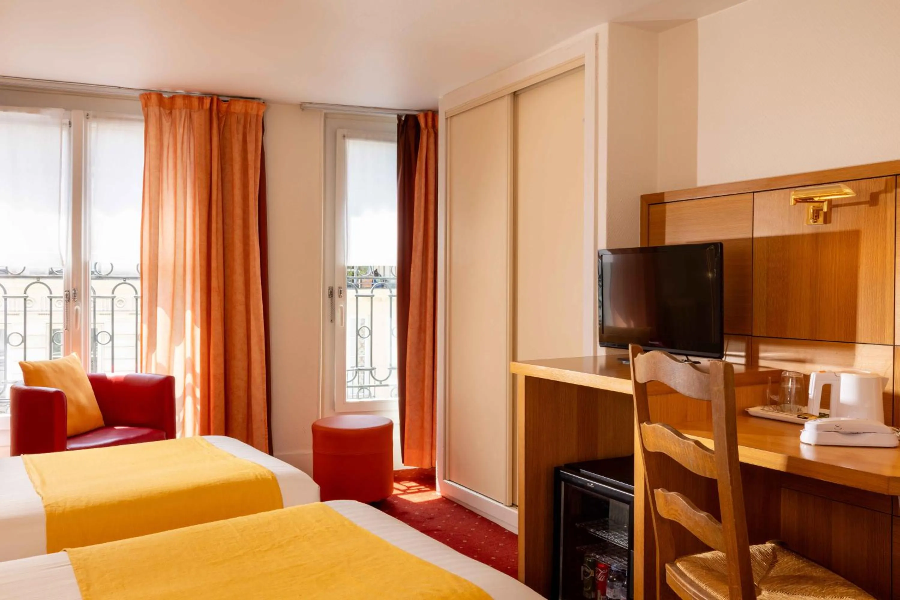 Bed in Hôtel Londres Saint Honoré