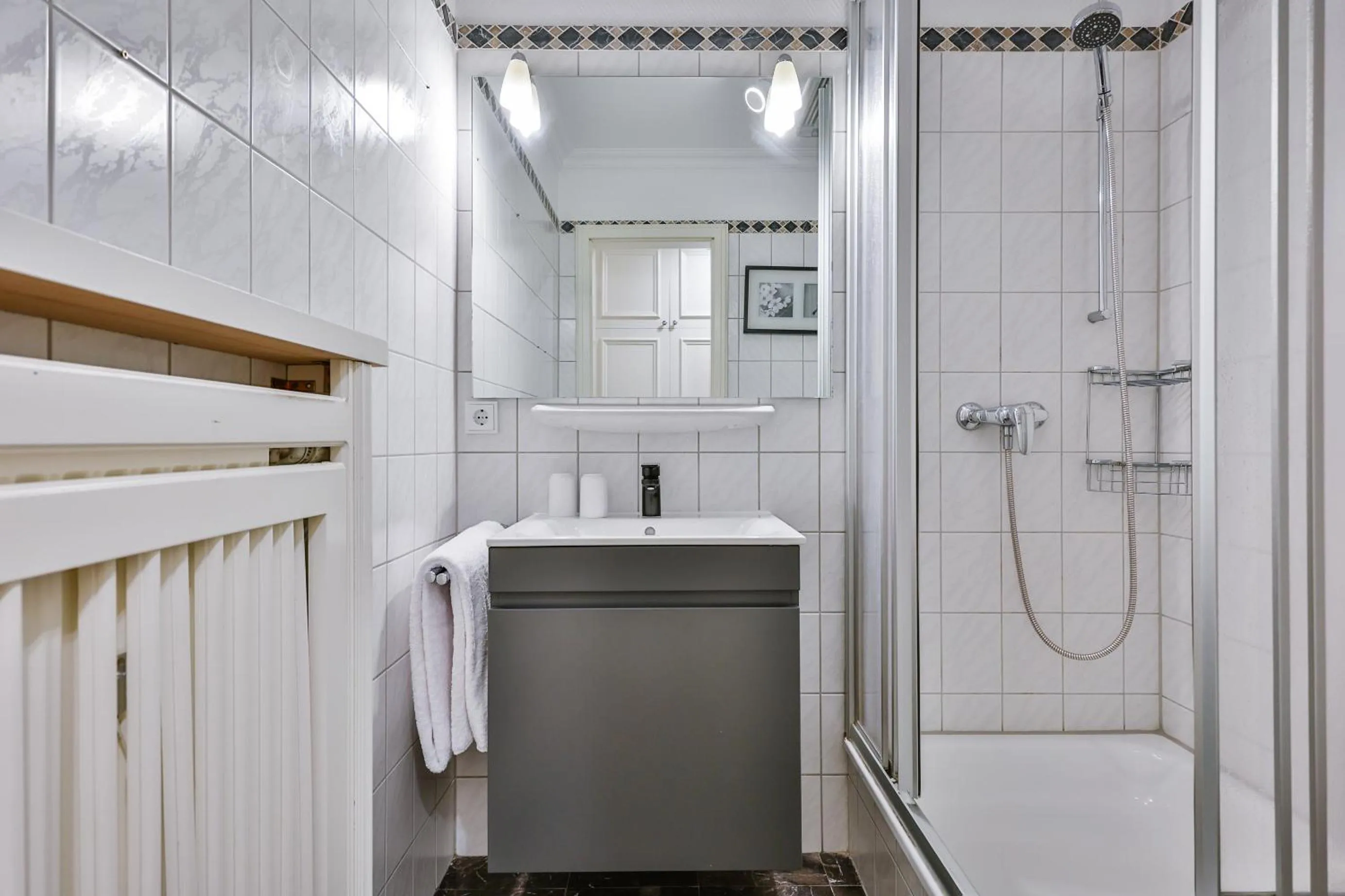 Bathroom in Kampstraße 9, W5, GB3
