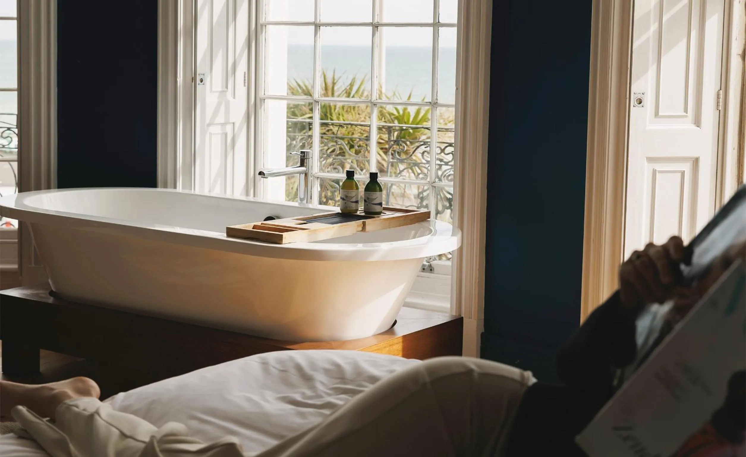 Bath, Bed in Drakes Hotel