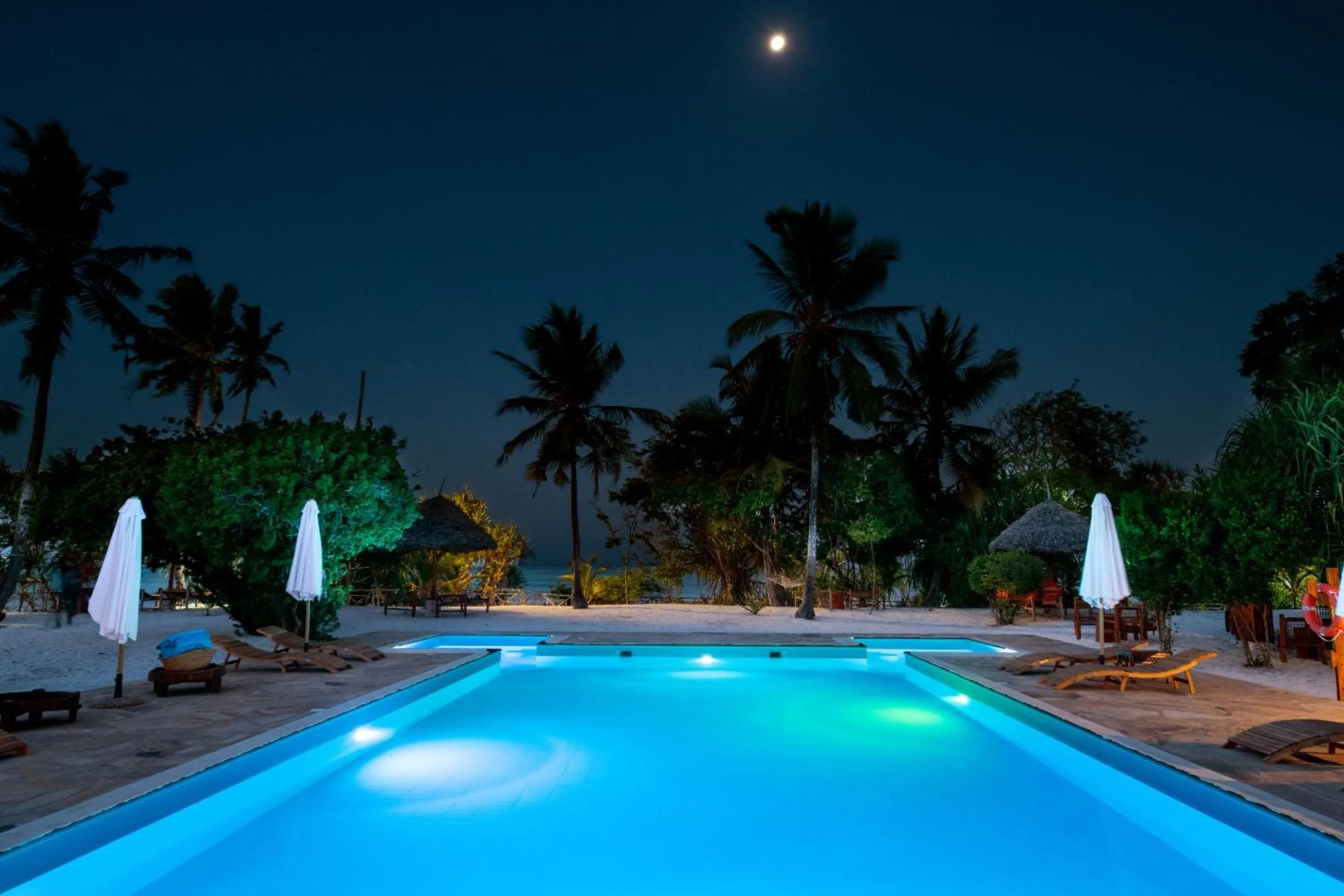 Swimming pool in Tikitam Palms Boutique Hotel