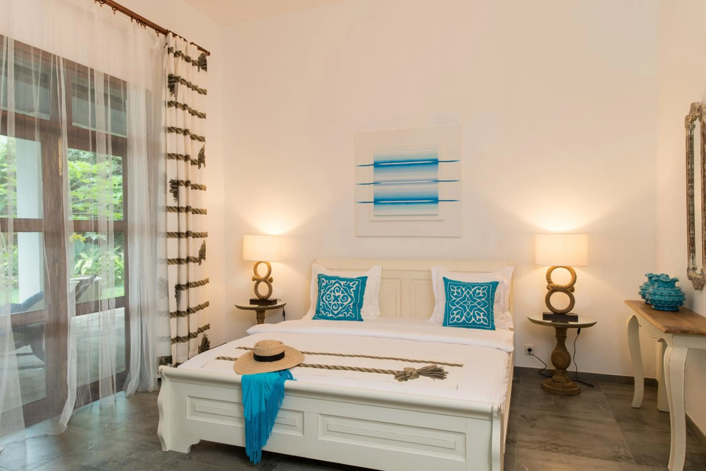 Photo of the whole room, Bed in Tikitam Palms Boutique Hotel