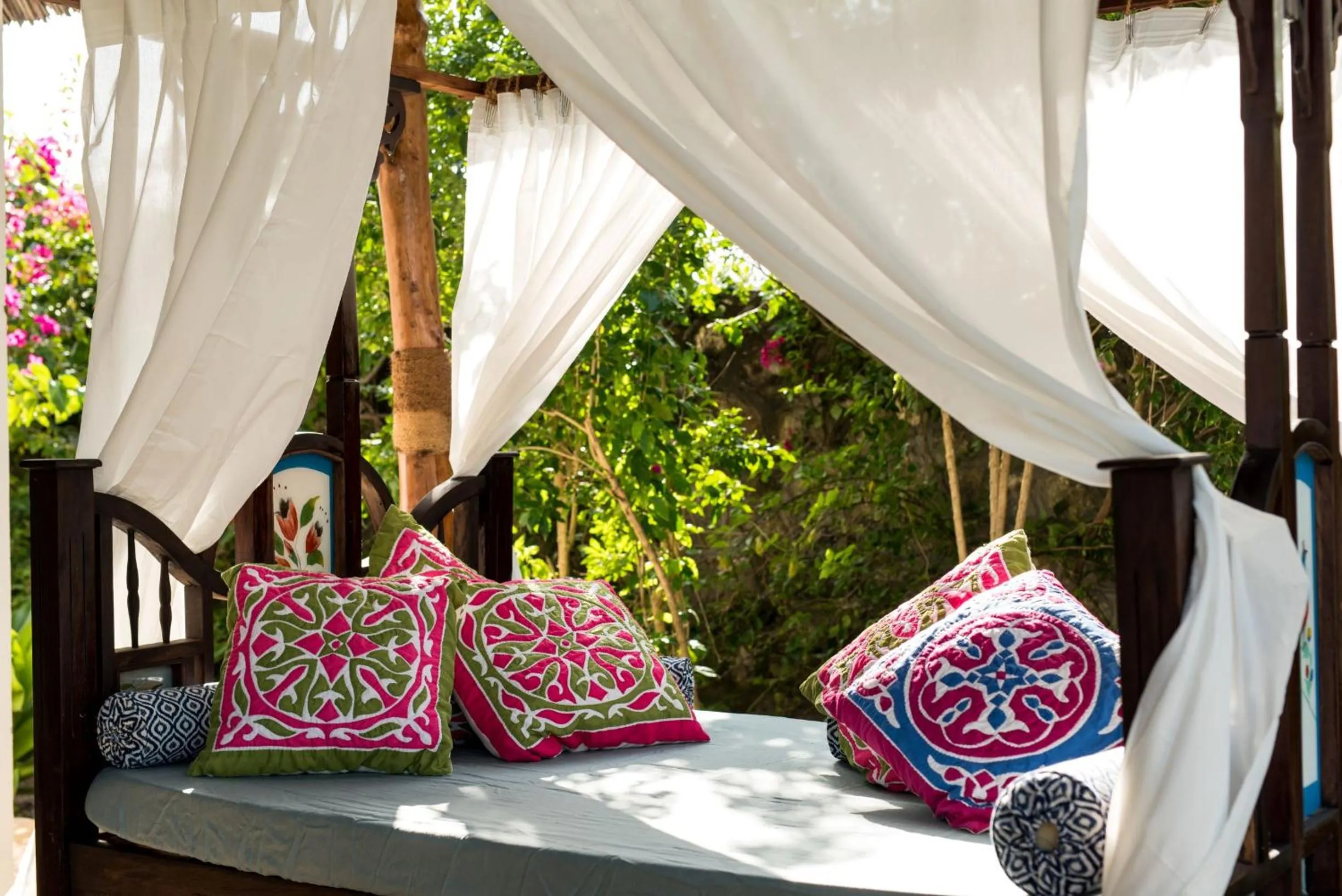 Balcony/Terrace, Bed in Tikitam Palms Boutique Hotel