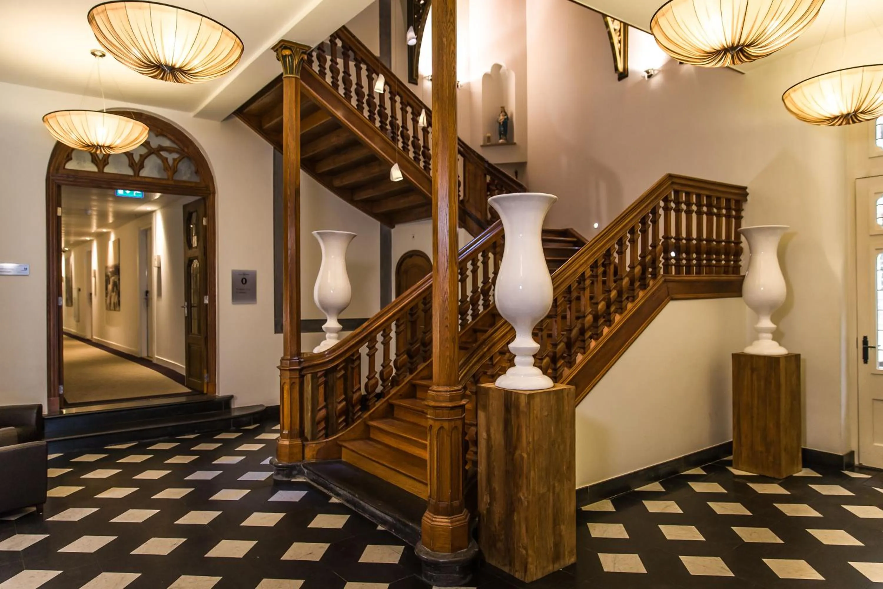 Lobby or reception in MERICI Hotel Sittard