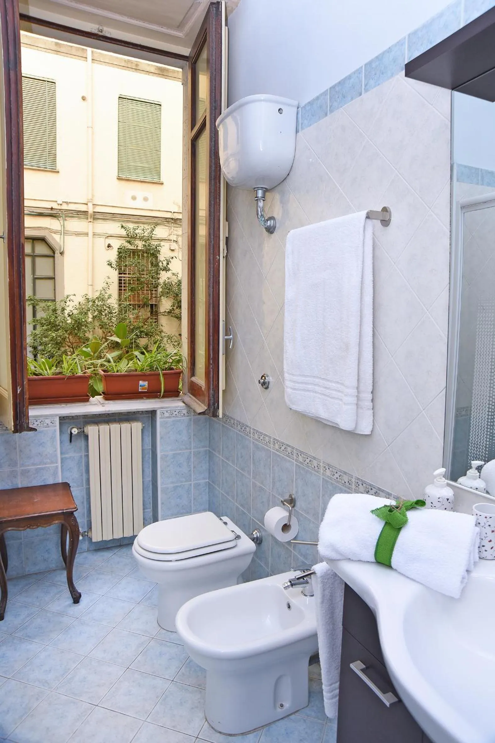 Bathroom in La Dimora Luca Giordano