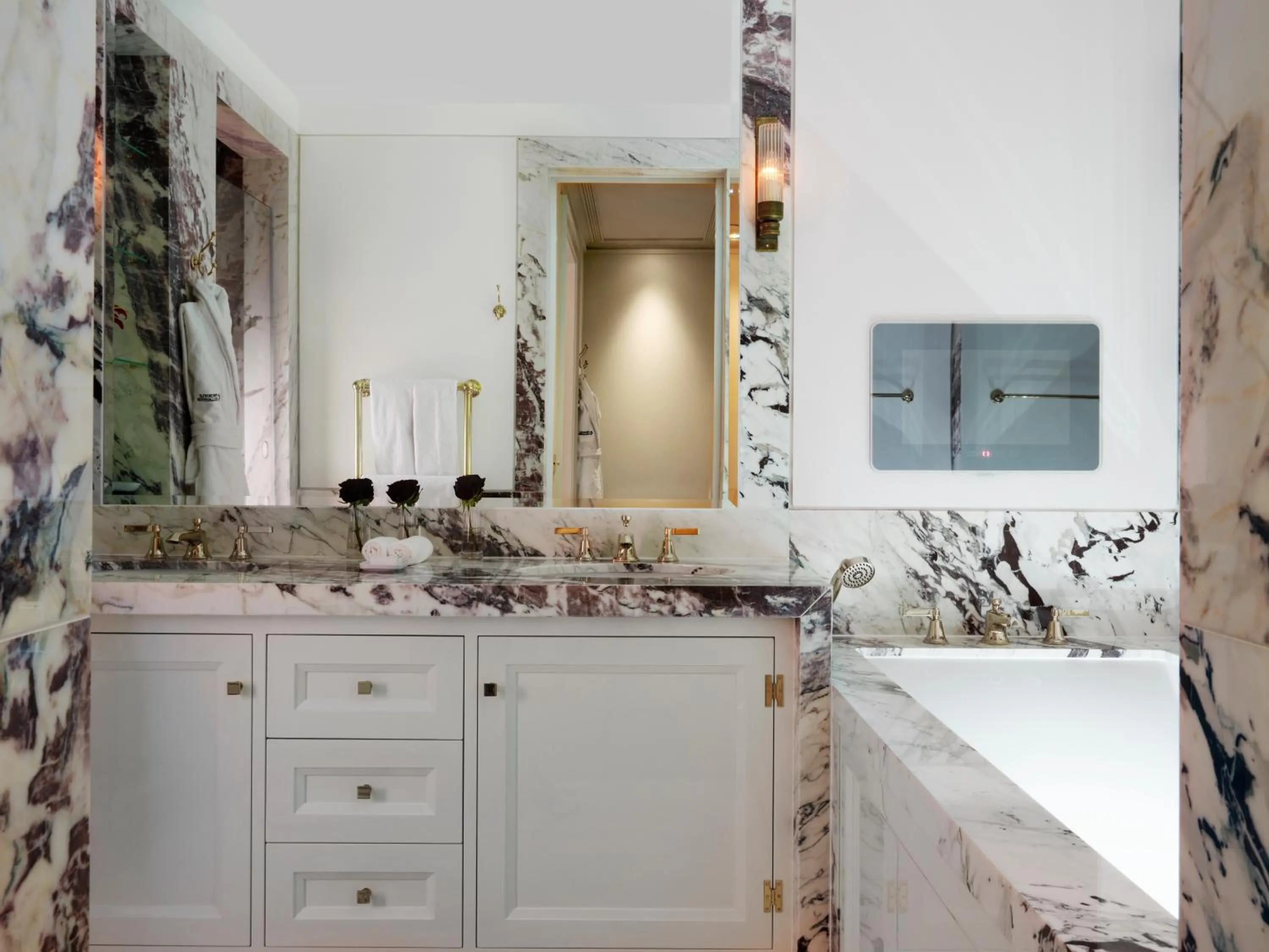 Bathroom in The Kensington Hotel