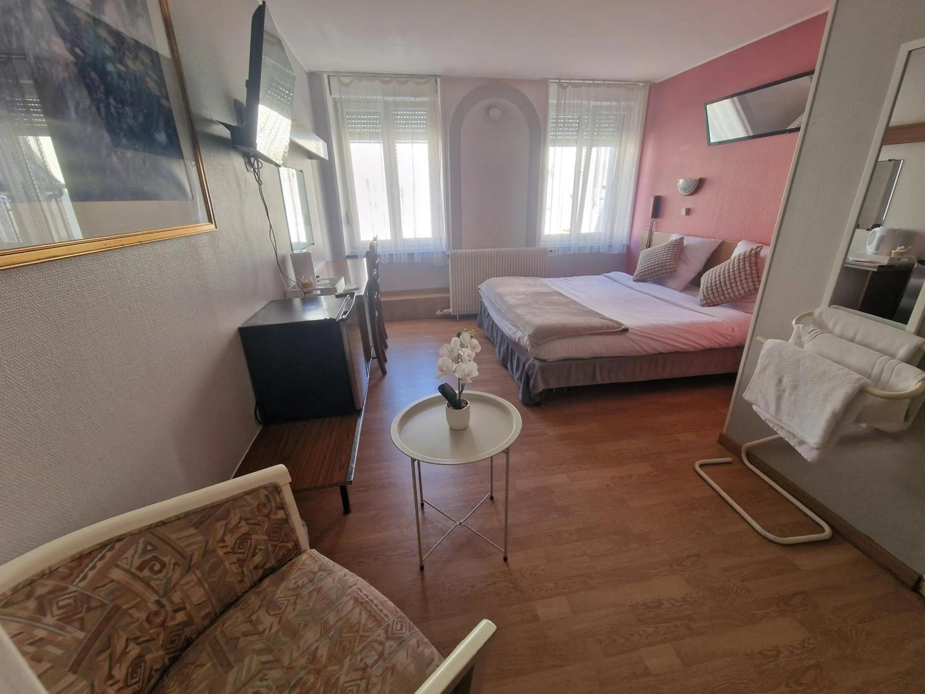 Photo of the whole room, Bed in Hotel de l'Academie Place Stanislas, Nancy Centre , Gare et Congrés