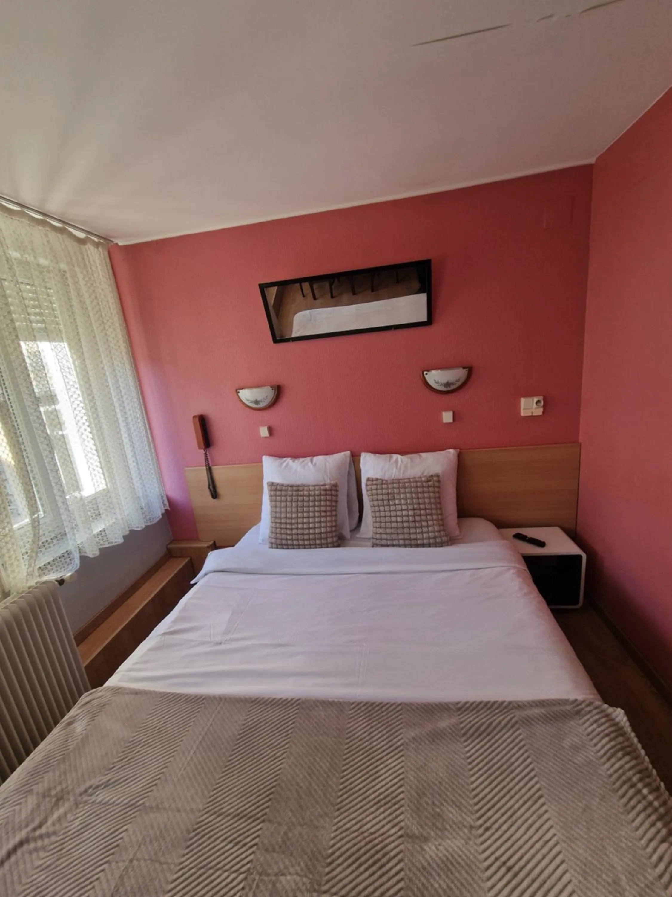 Bed in Hotel de l'Academie Place Stanislas, Nancy Centre , Gare et Congrés