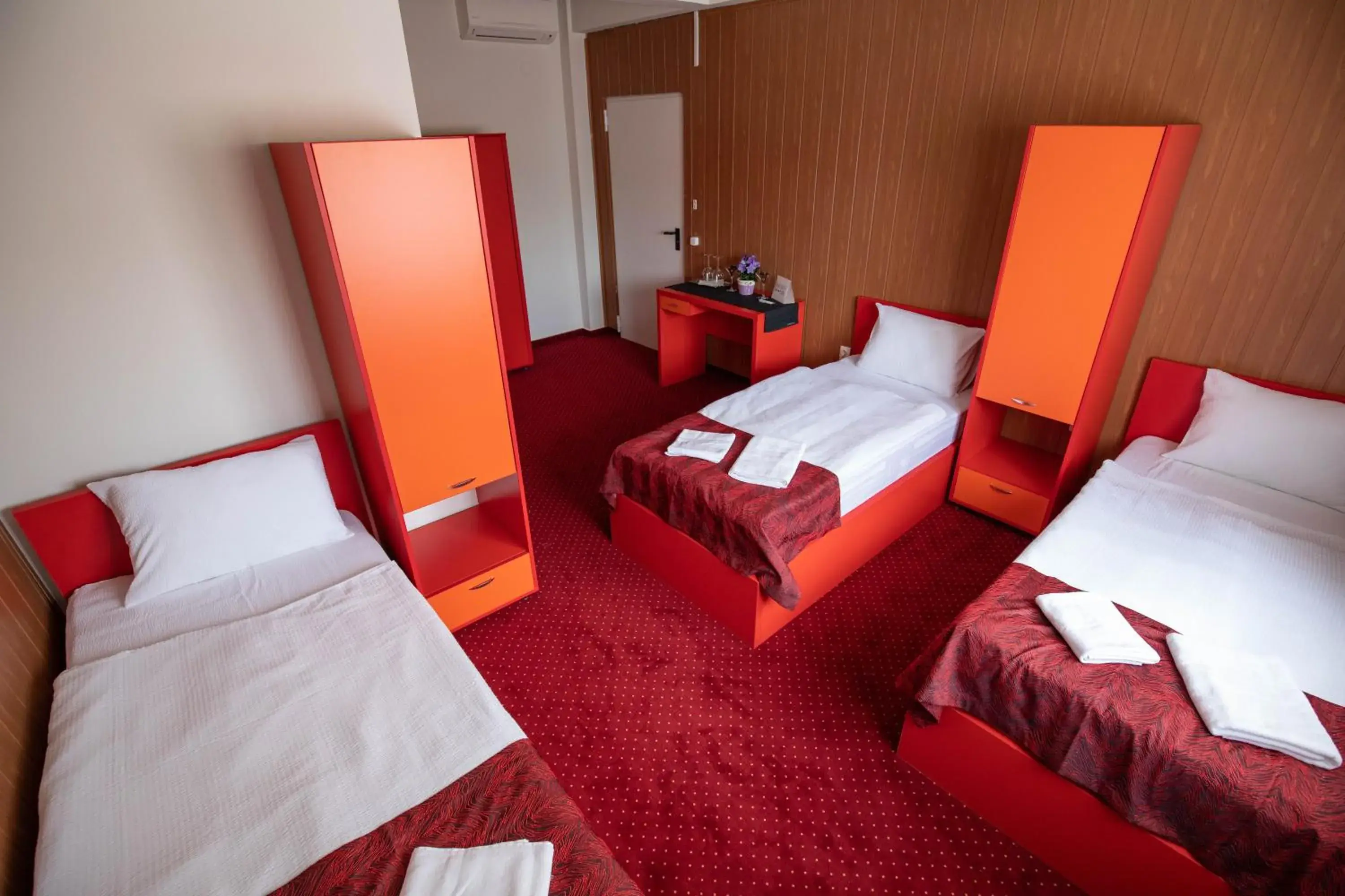 Deluxe Triple Room in Népliget Hotel Deluxe Triple Room in Népliget Hotel