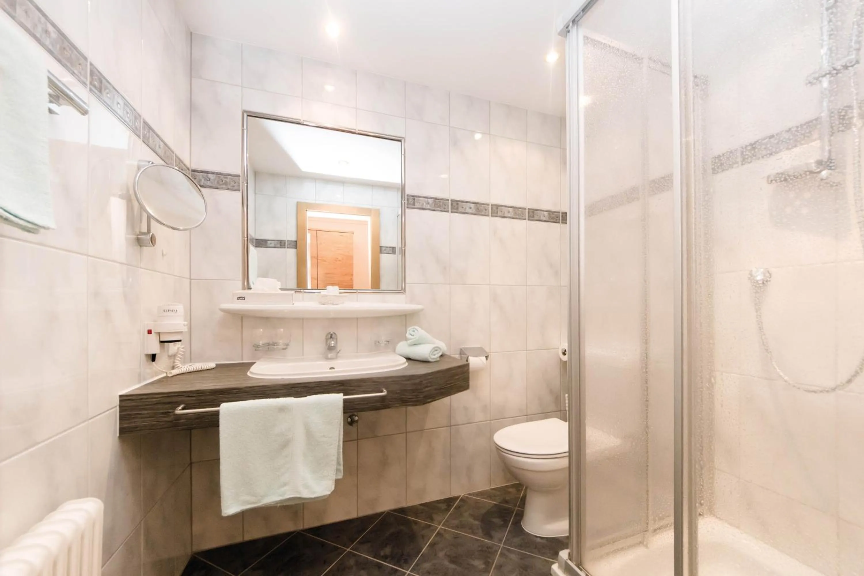 Shower in Hotel Antony