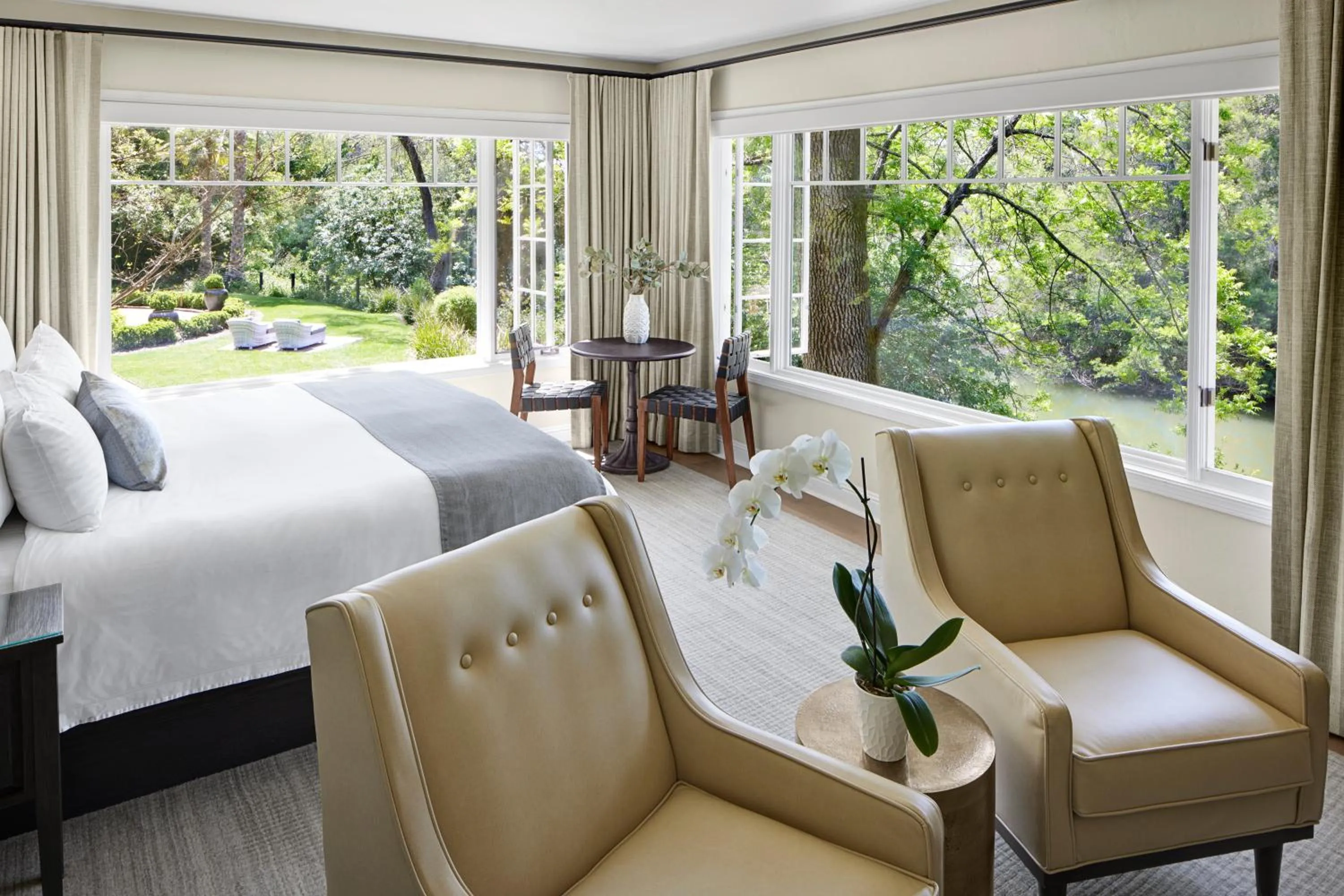 Bed in Milliken Creek Inn