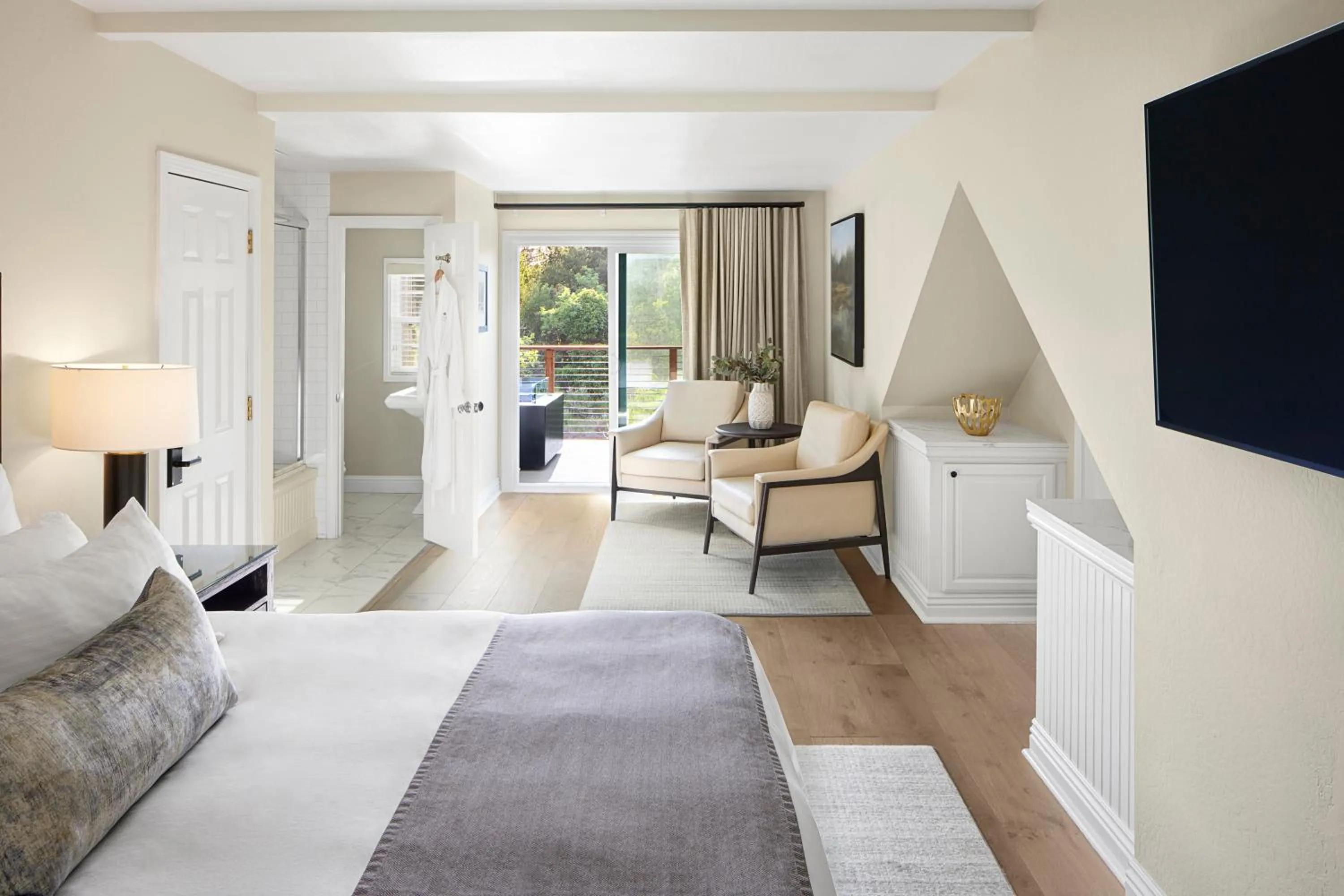 Bed in Milliken Creek Inn