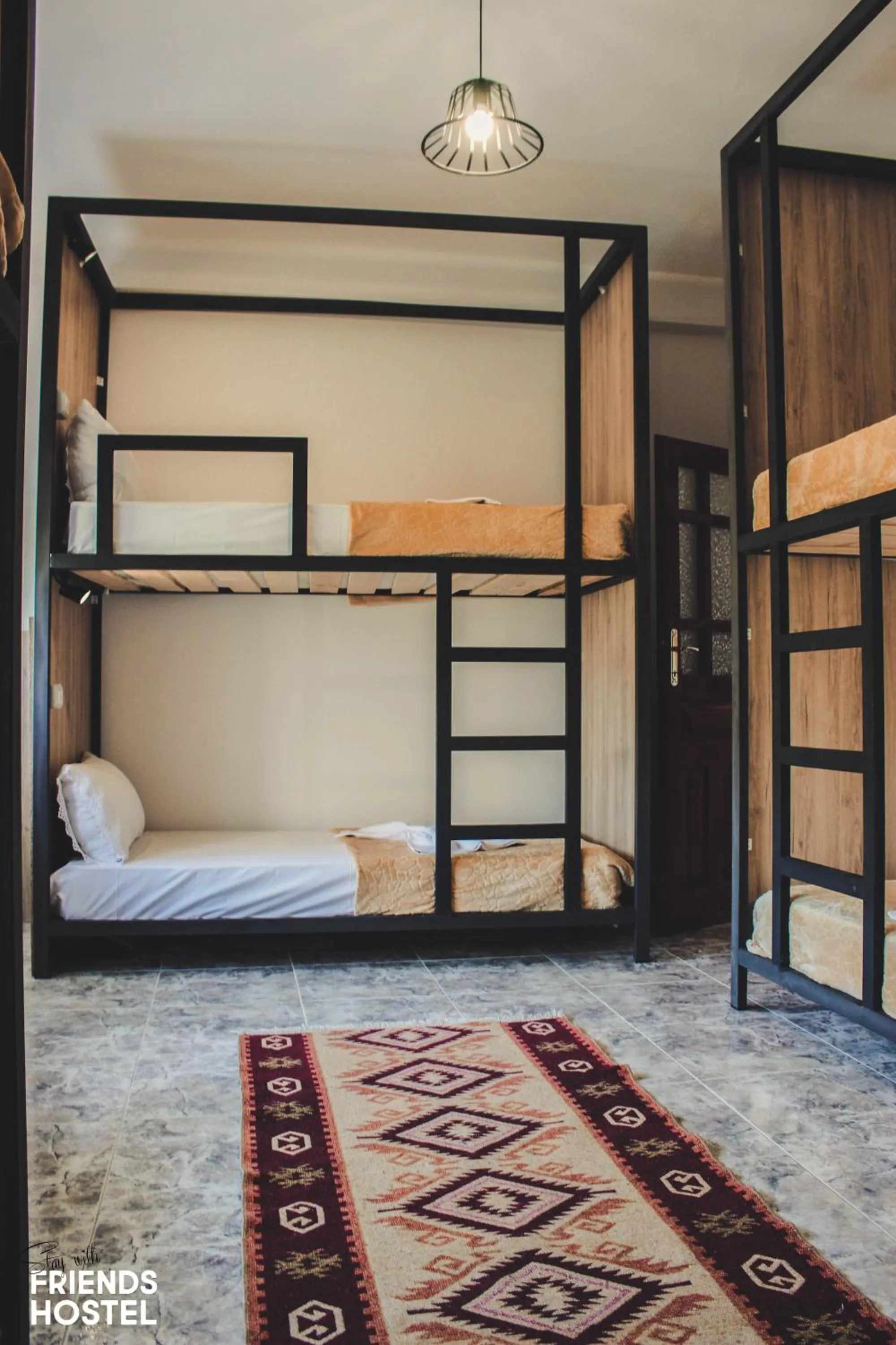 Friends' Guesthouse & Hostel