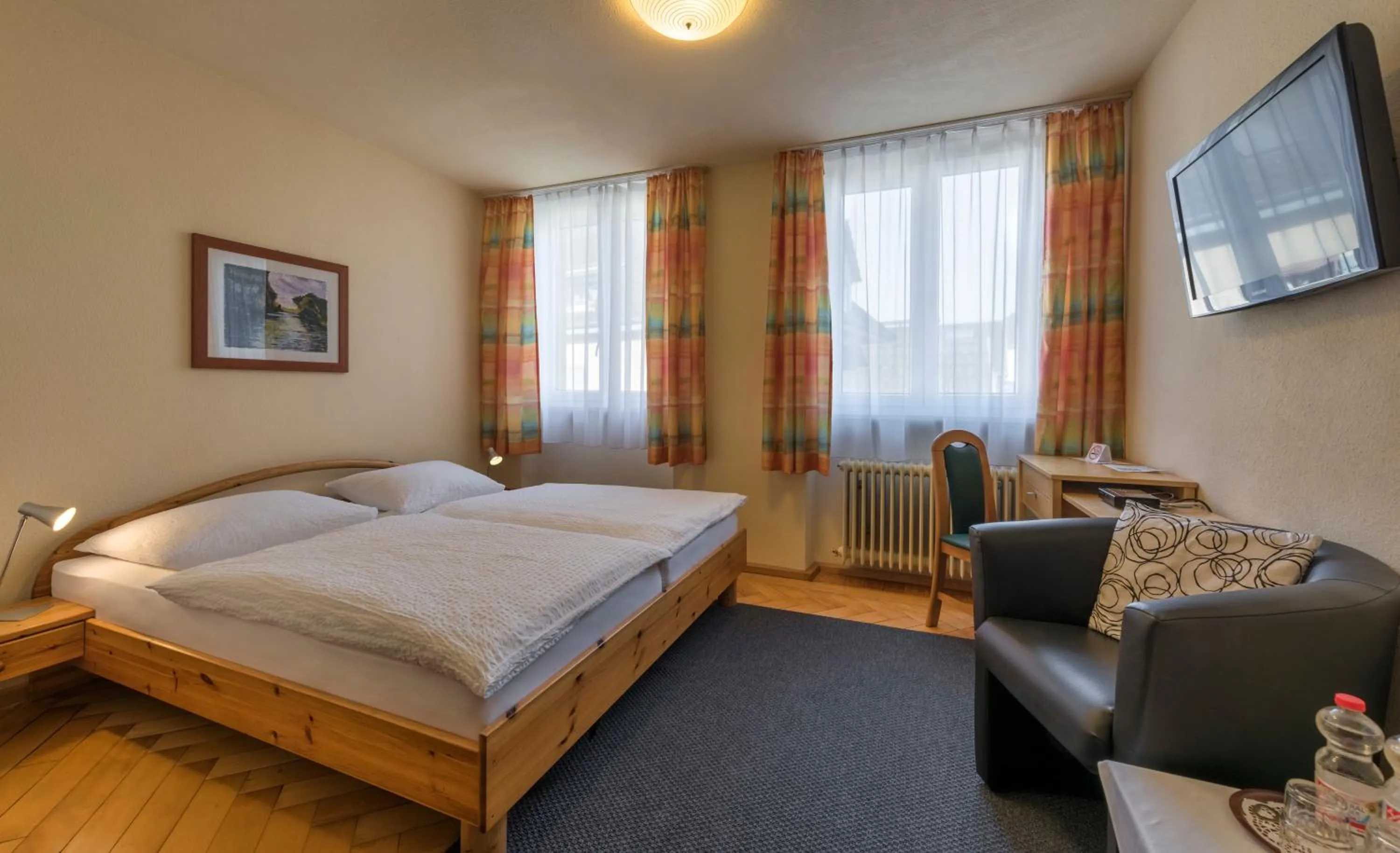 Photo of the whole room, Bed in Gasthaus zur Schnecke Kandern