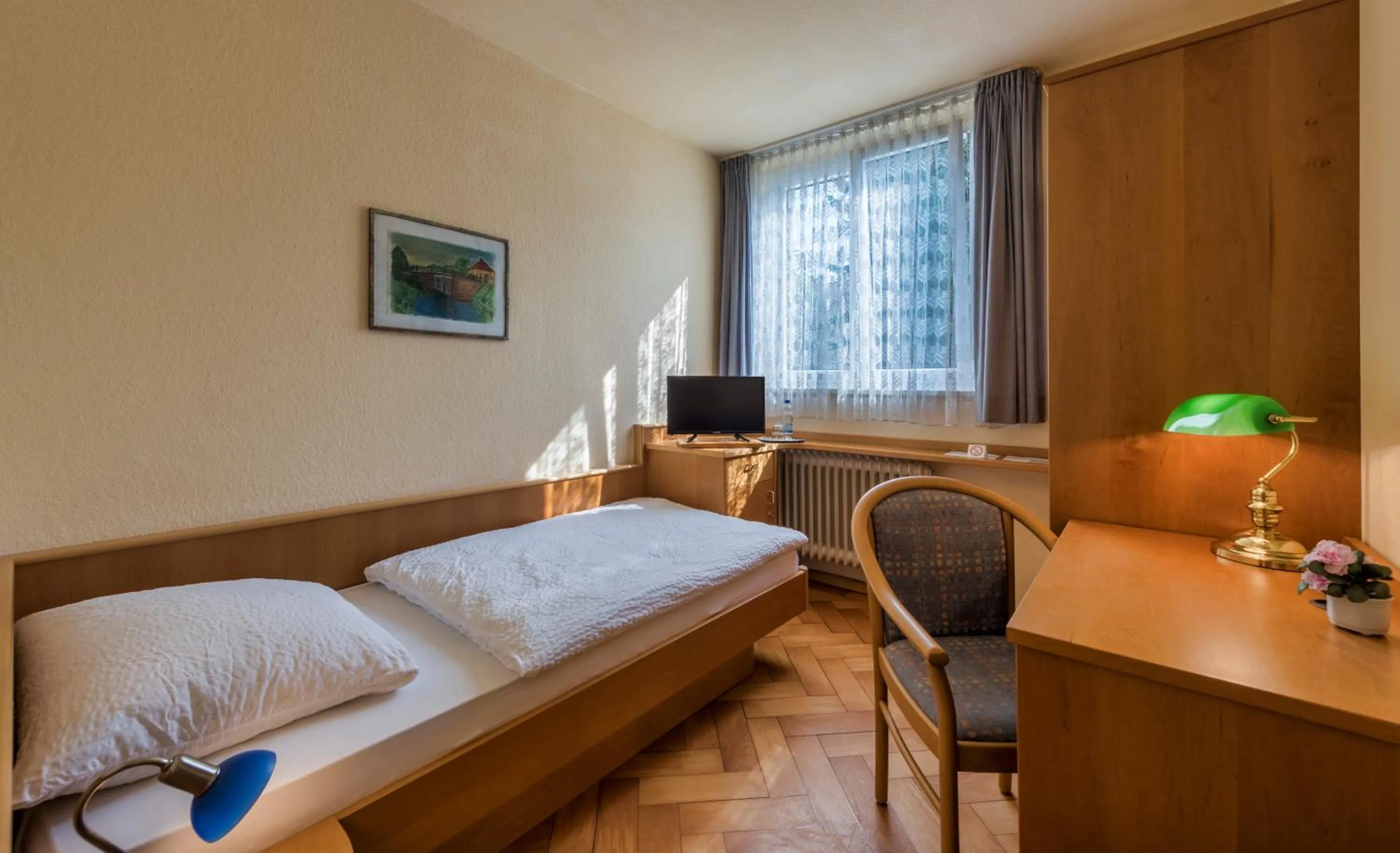 Photo of the whole room, Bed in Gasthaus zur Schnecke Kandern