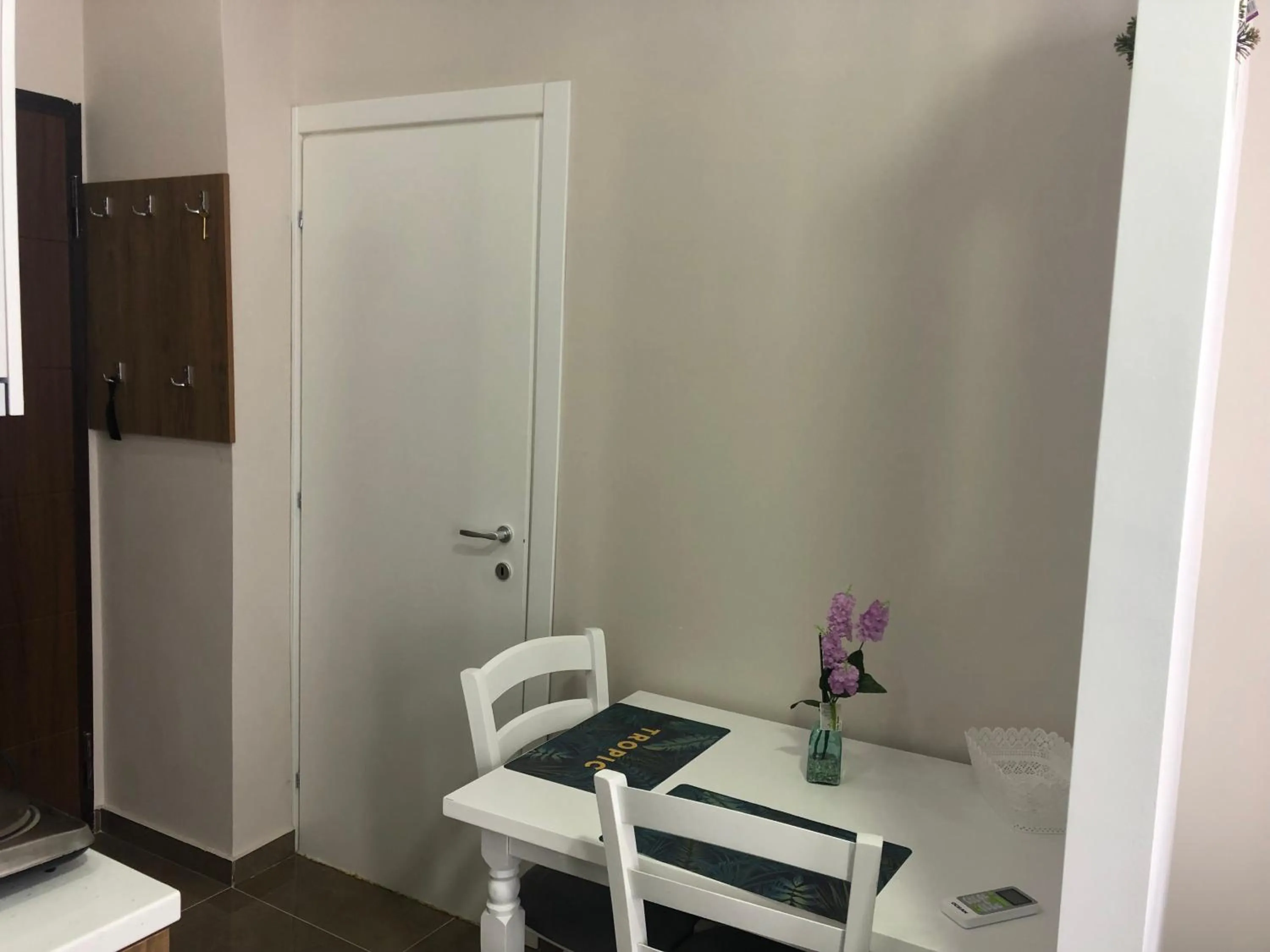 Dining area in Rezidenca SHOPI Apartments