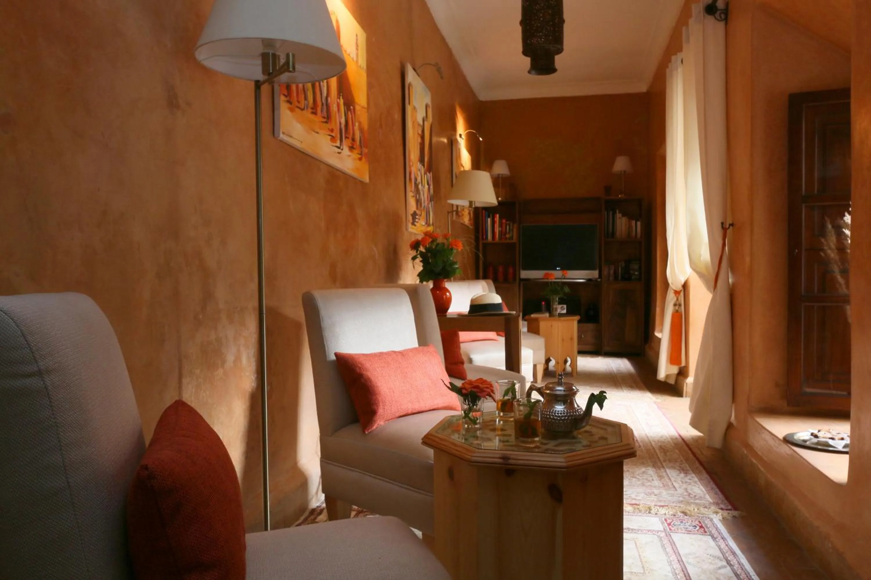 Communal lounge/ TV room in Riad Dar Elma And Spa