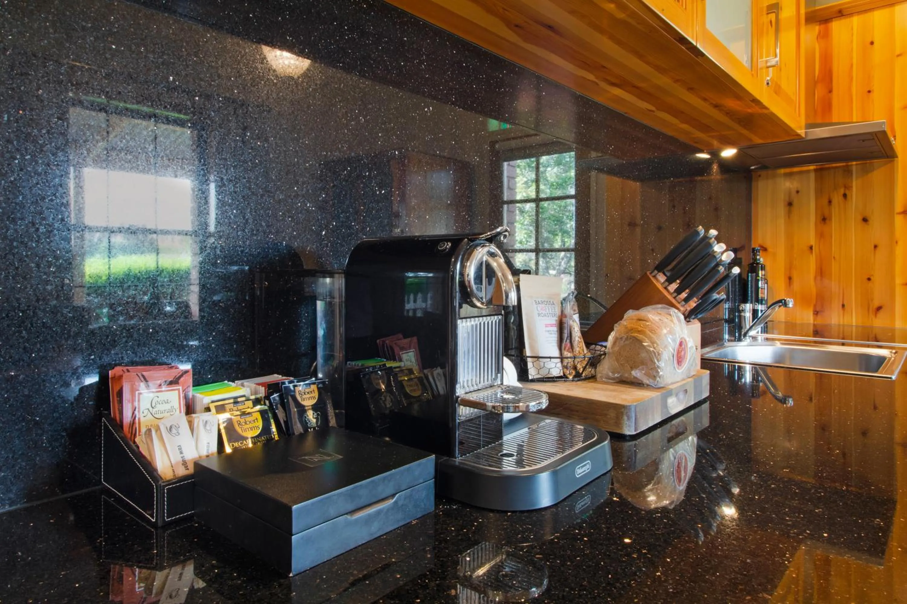 Coffee/tea facilities in Stonewell Cottages and Vineyards