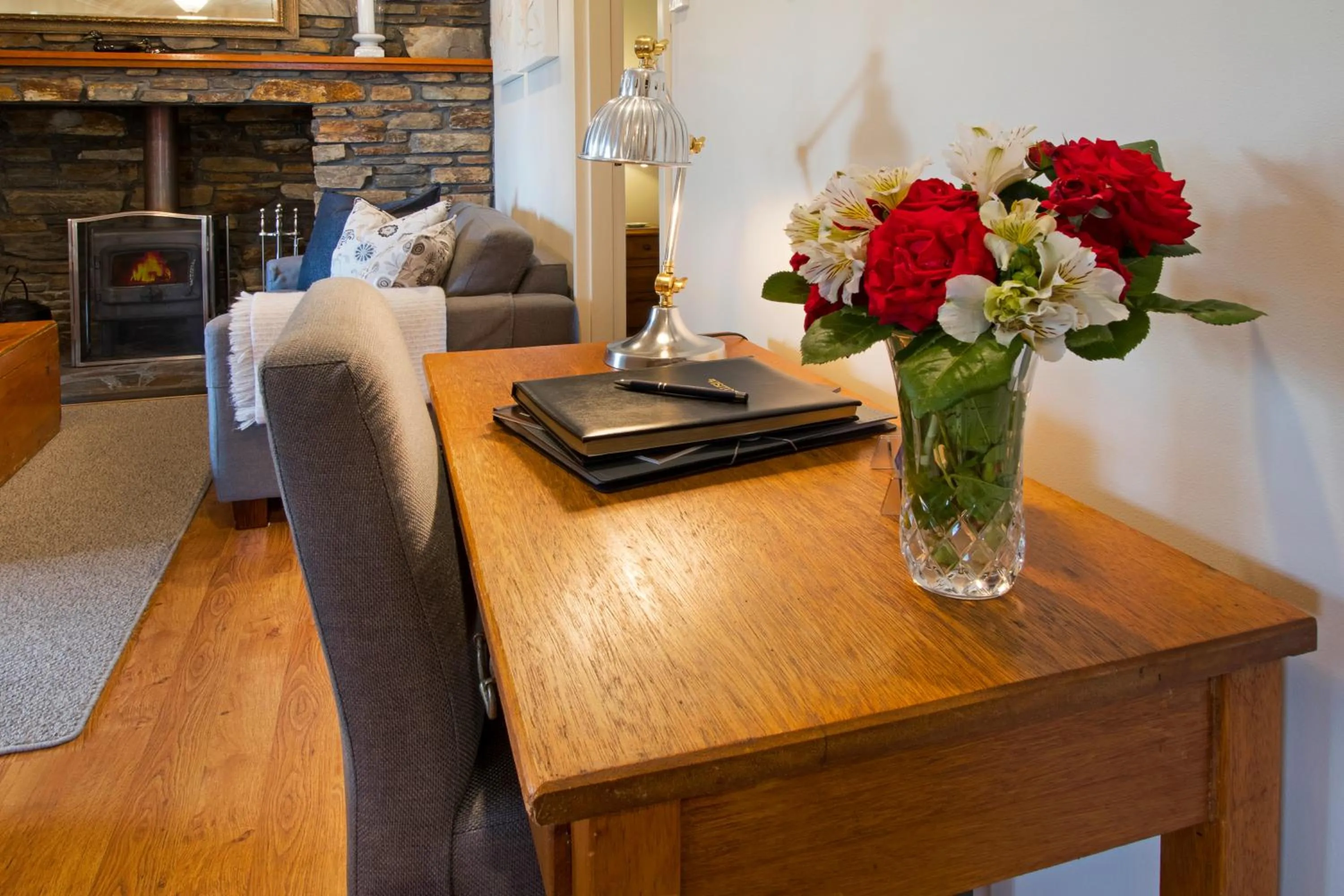 Living room in Stonewell Cottages and Vineyards