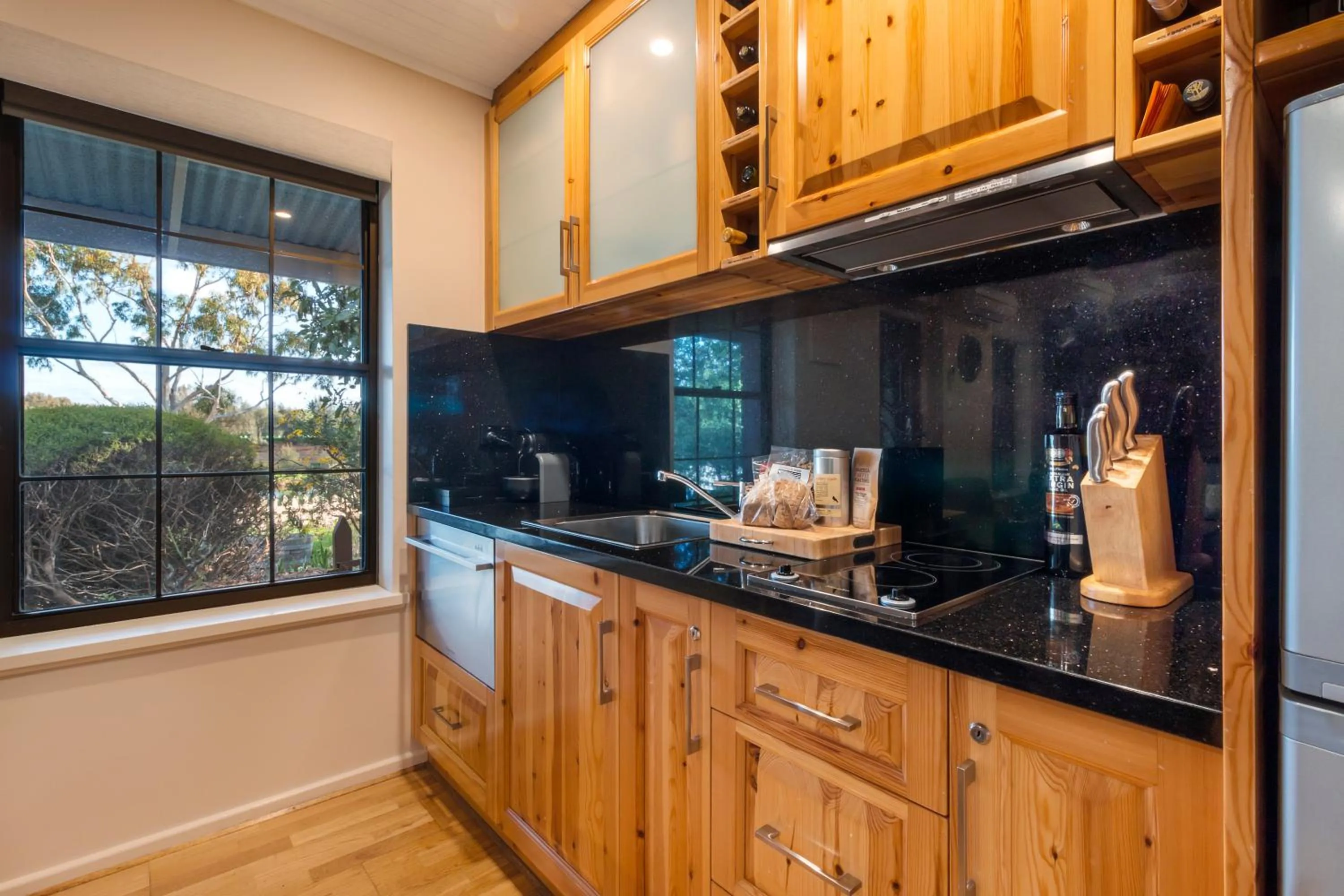 Kitchen or kitchenette in Stonewell Cottages and Vineyards