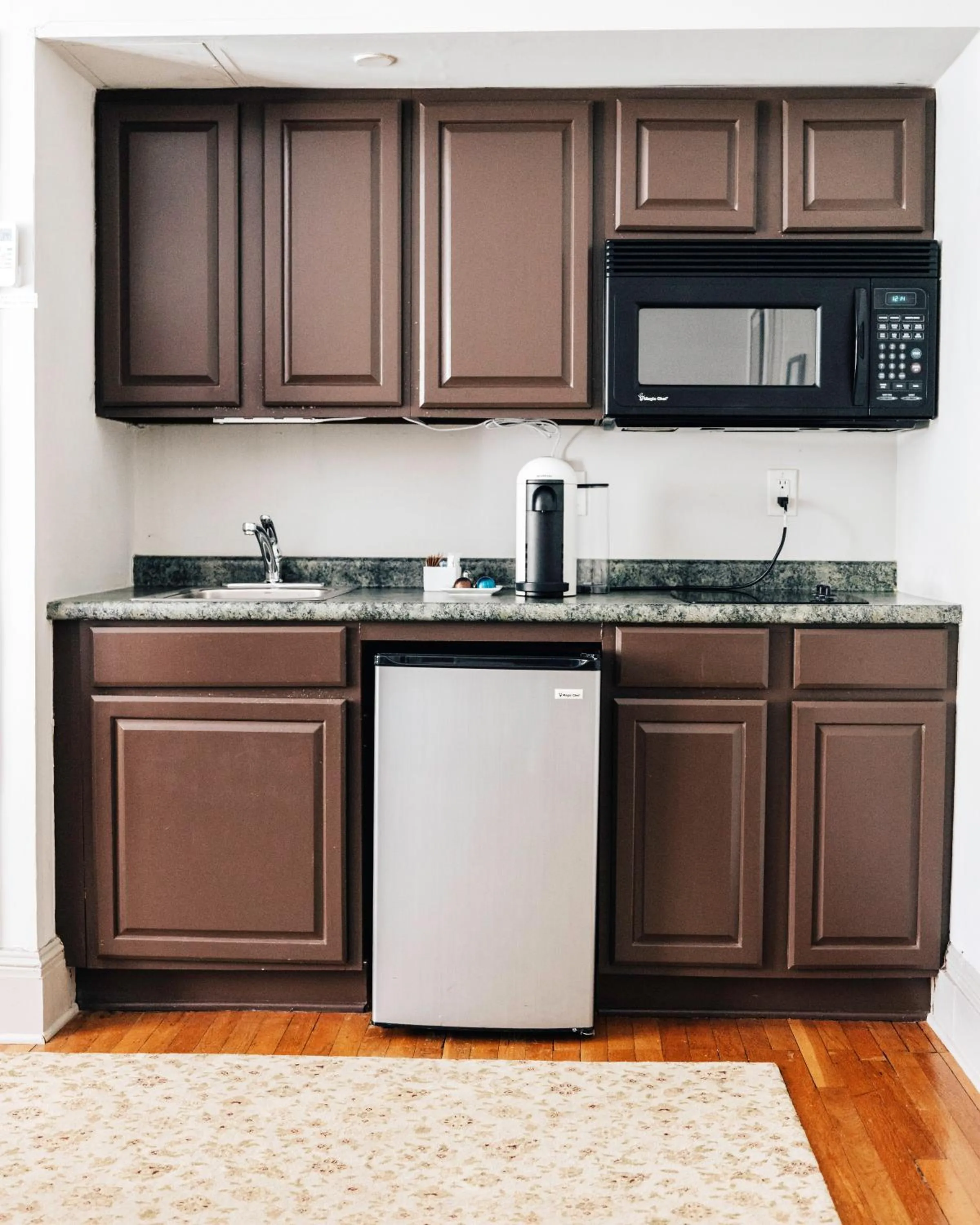 Kitchen or kitchenette in Princess Anne Boutique Hotel