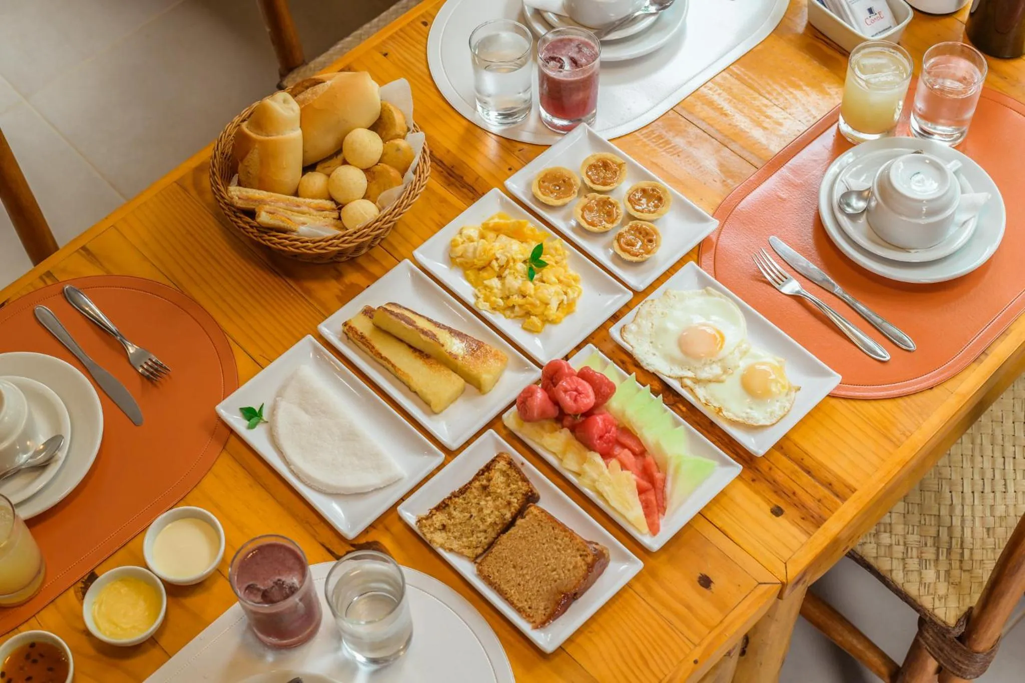 Restaurant/places to eat in Ecocharme Pousada do Marcilio