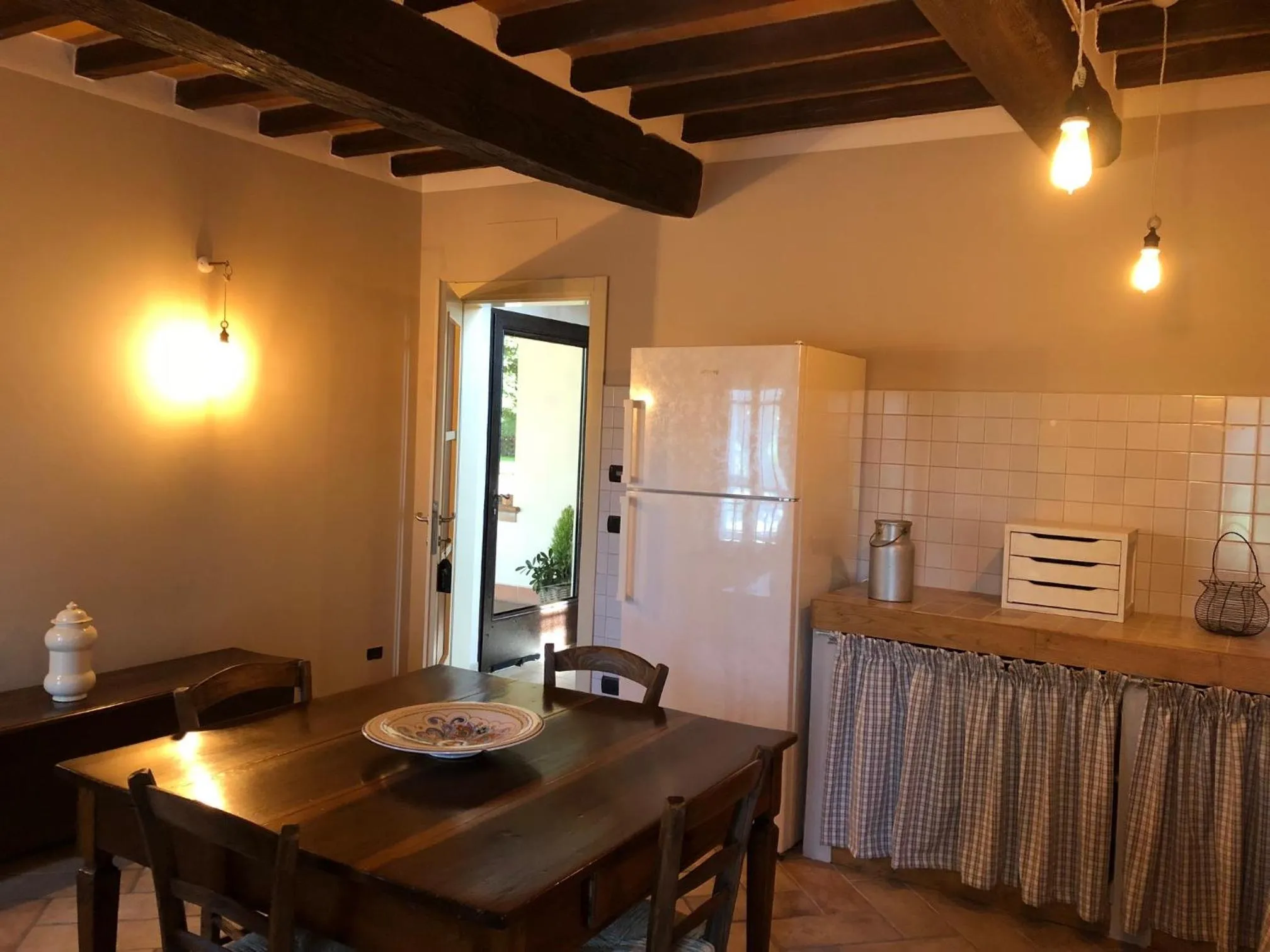 Kitchen or kitchenette in VIA D' ESTE 8