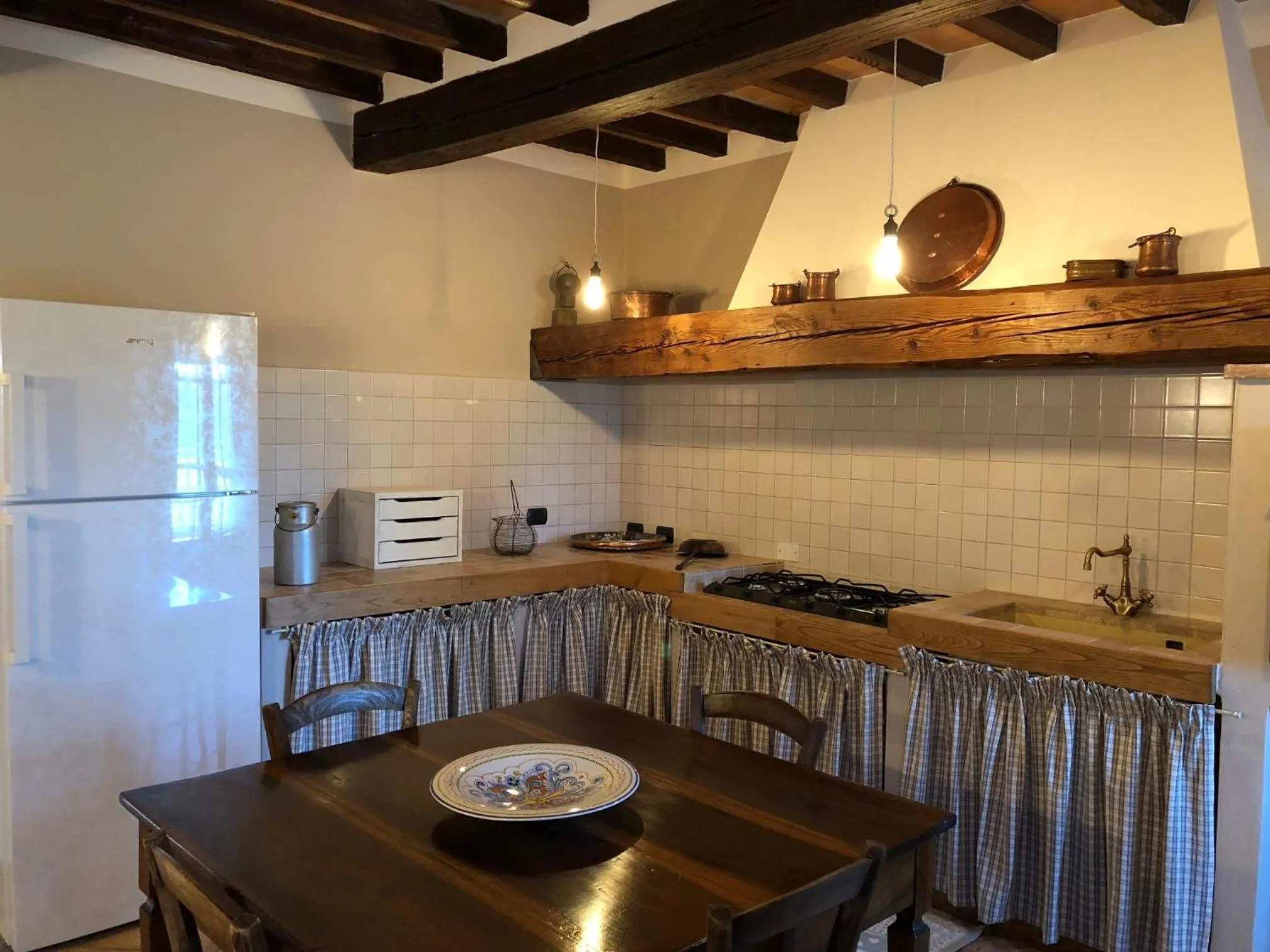 Kitchen or kitchenette in VIA D' ESTE 8