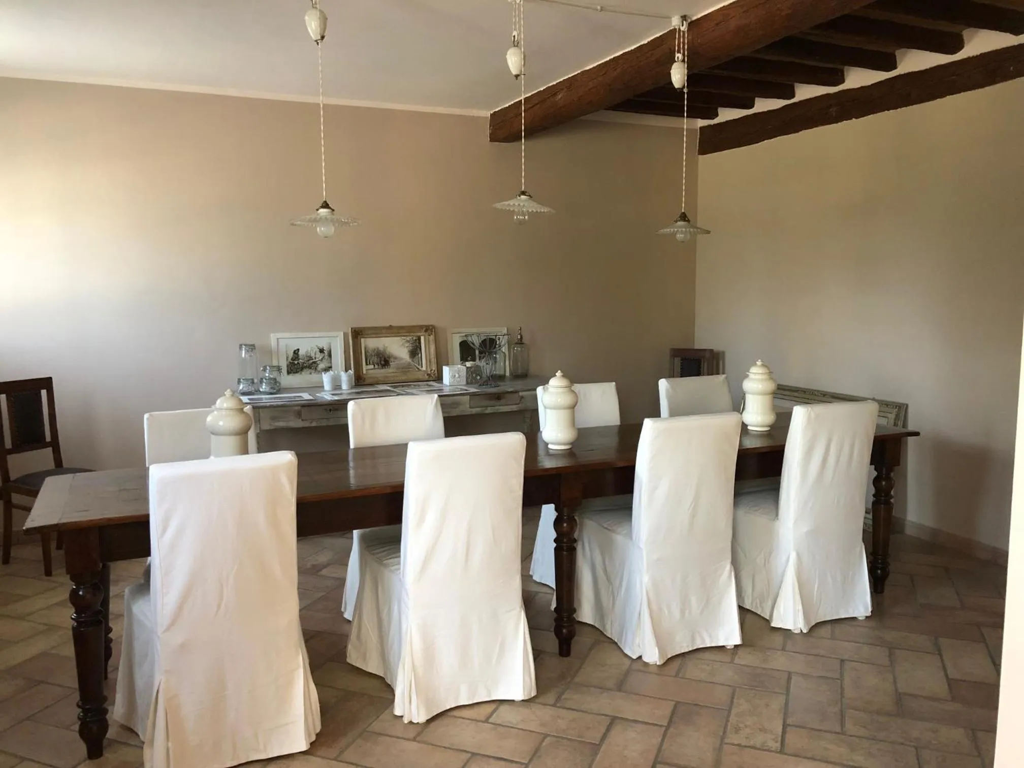 Dining area in VIA D' ESTE 8