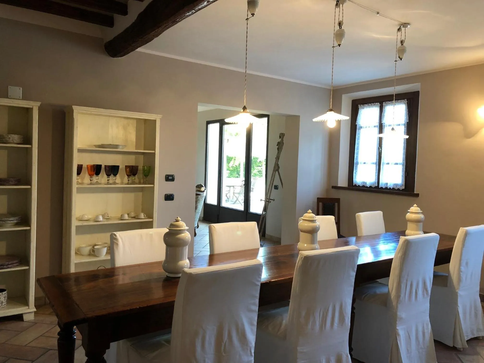 Dining area in VIA D' ESTE 8