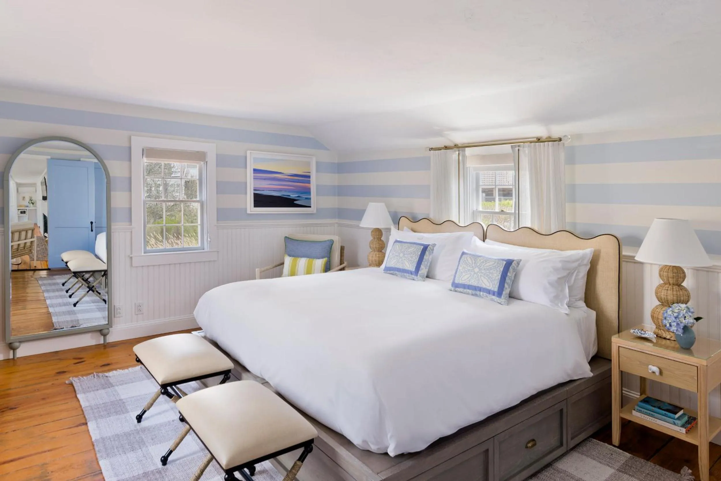 Bedroom, Bed in White Elephant Hotel