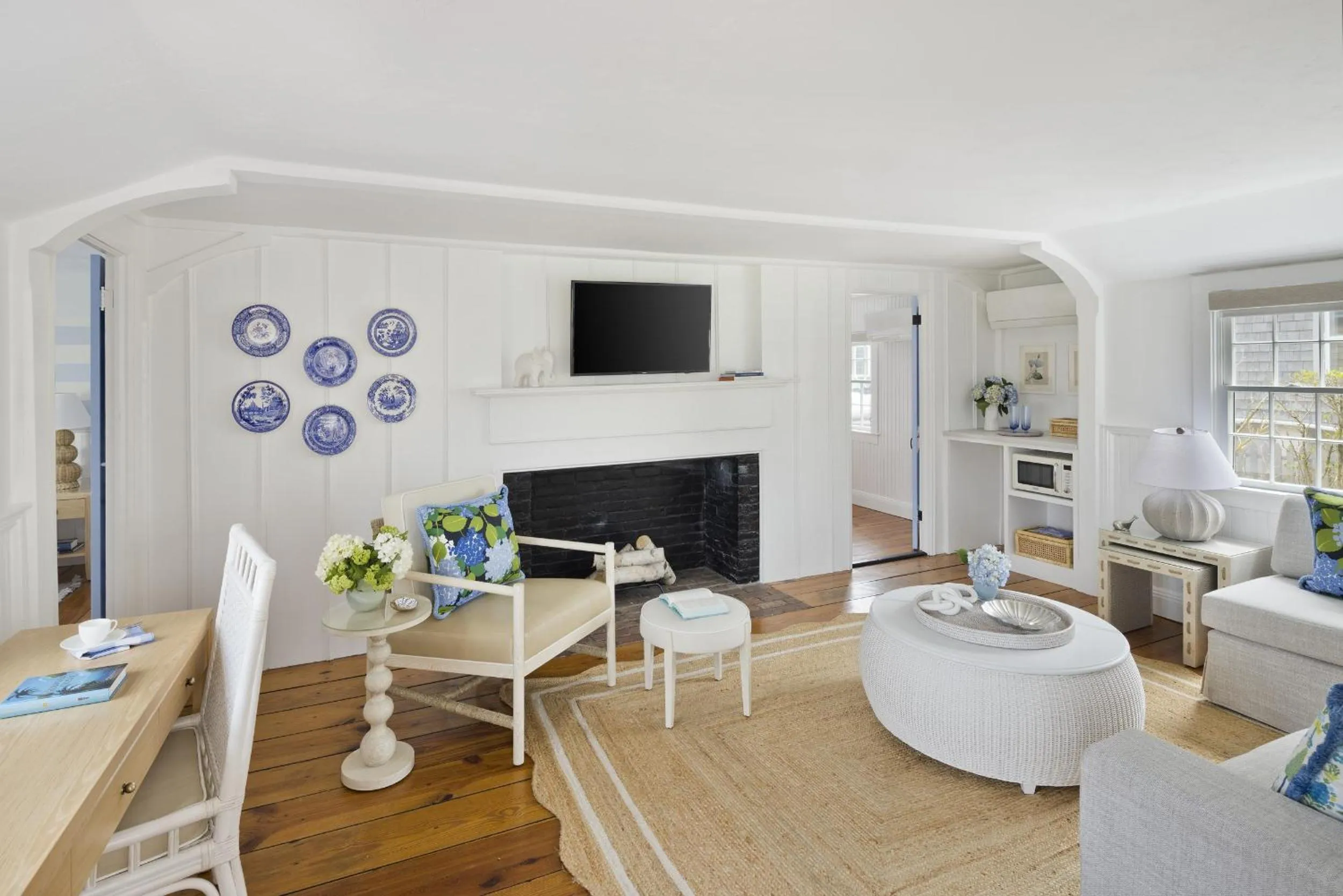 Living room in White Elephant Hotel