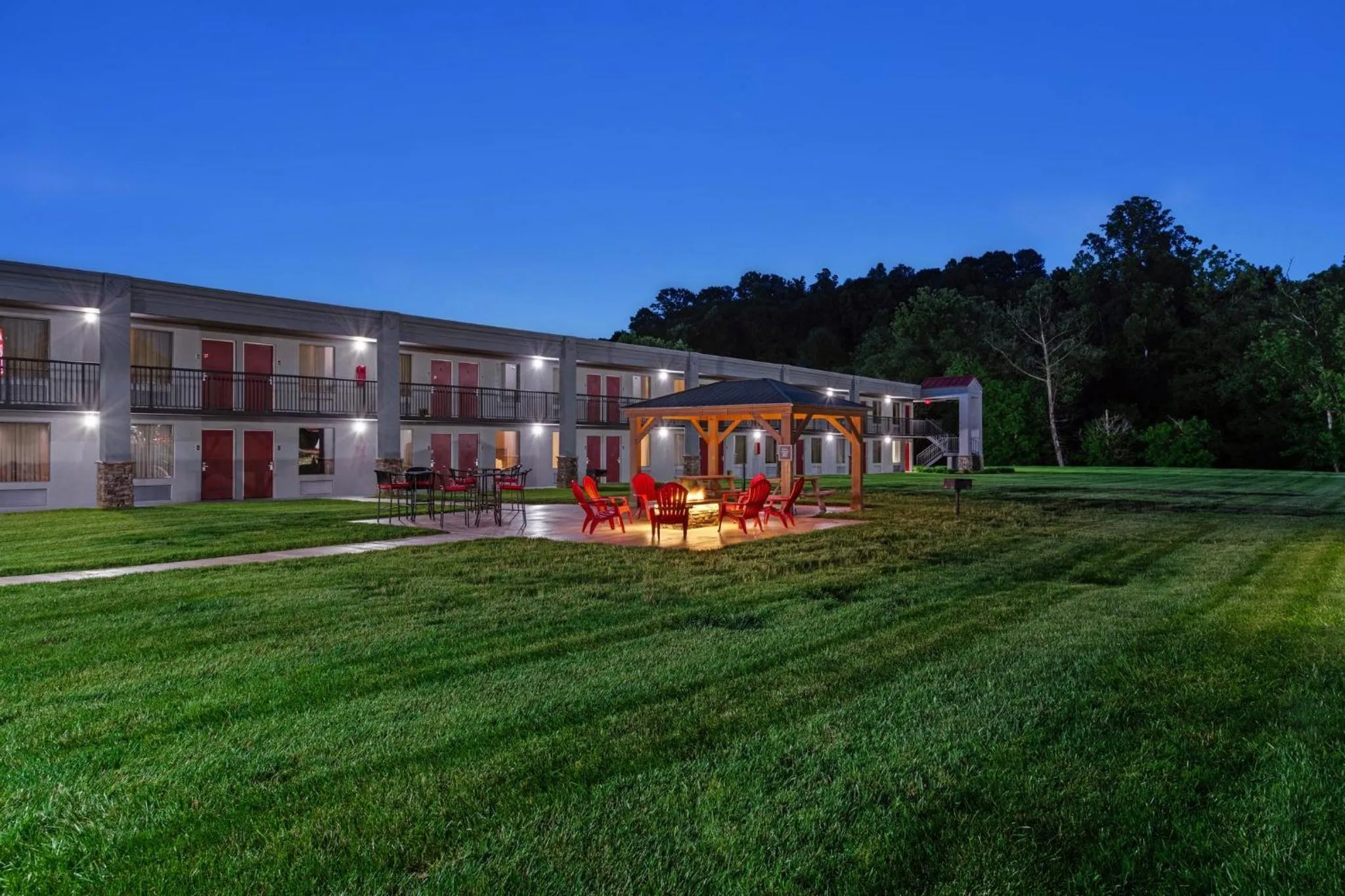 Property building in Red Roof Inn & Suites Wilkesboro