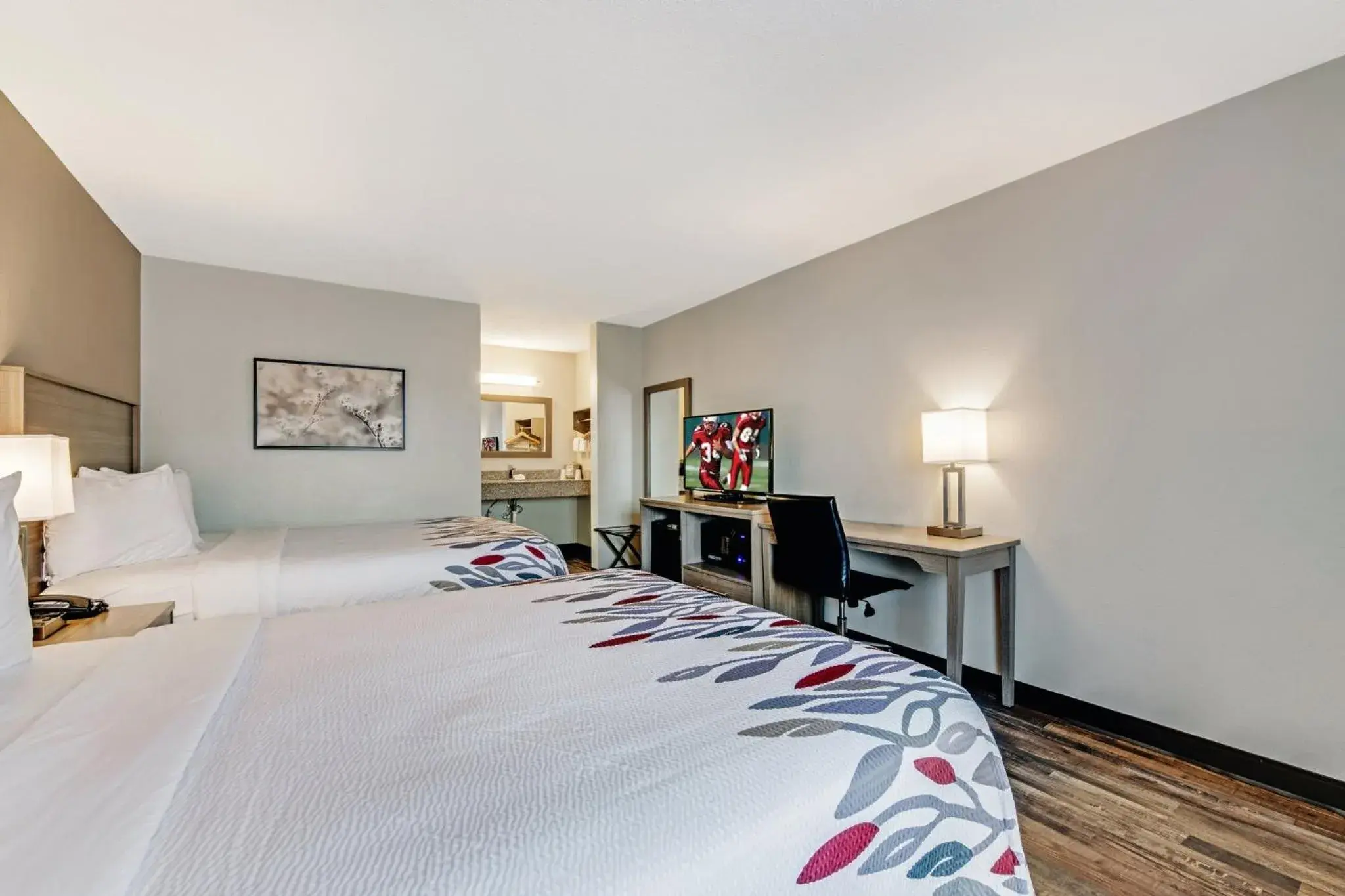 Photo of the whole room, Bed in Red Roof Inn & Suites Wilkesboro Photo of the whole room, Bed in Red Roof Inn & Suites Wilkesboro