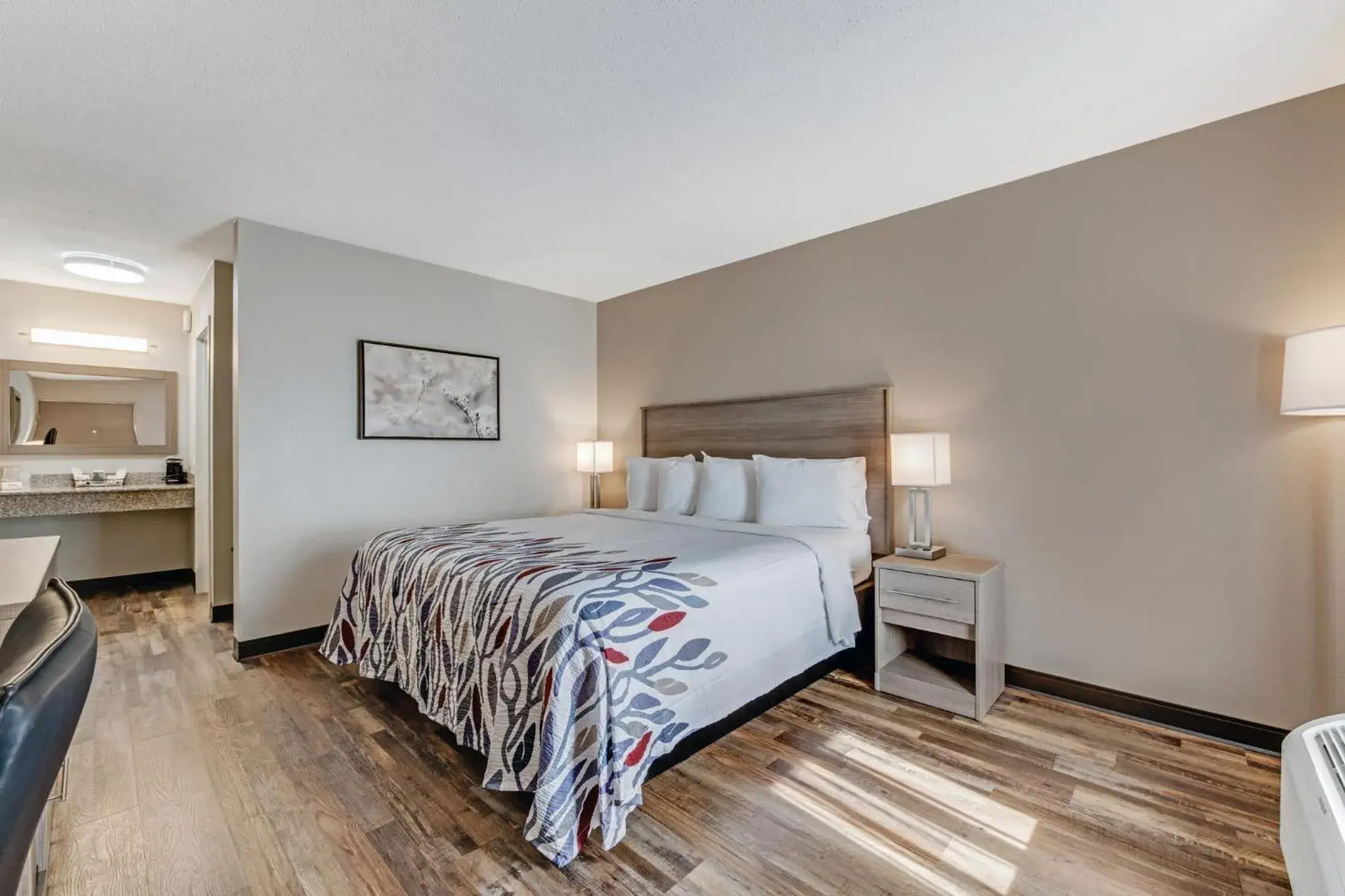 Photo of the whole room, Bed in Red Roof Inn & Suites Wilkesboro Photo of the whole room, Bed in Red Roof Inn & Suites Wilkesboro